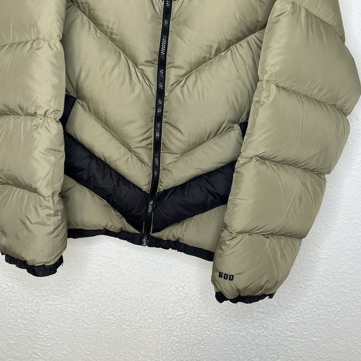 The North Face × Vintage The North Face Nuptse 600 Khaki Black Logo Puffer Size US M / EU 48-50 / 2 - 2 Thumbnail