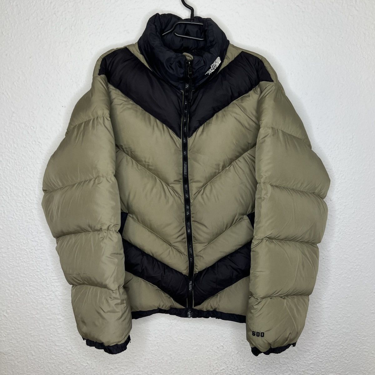 The North Face × Vintage The North Face Nuptse 600 Khaki Black Logo Puffer Size US M / EU 48-50 / 2 - 1 Thumbnail
