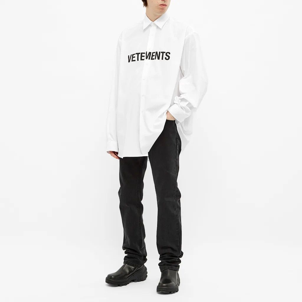 Vetements Vetements AW20 Logo Oversized Shirt Size US L / EU 52-54 / 3 - 9 Thumbnail