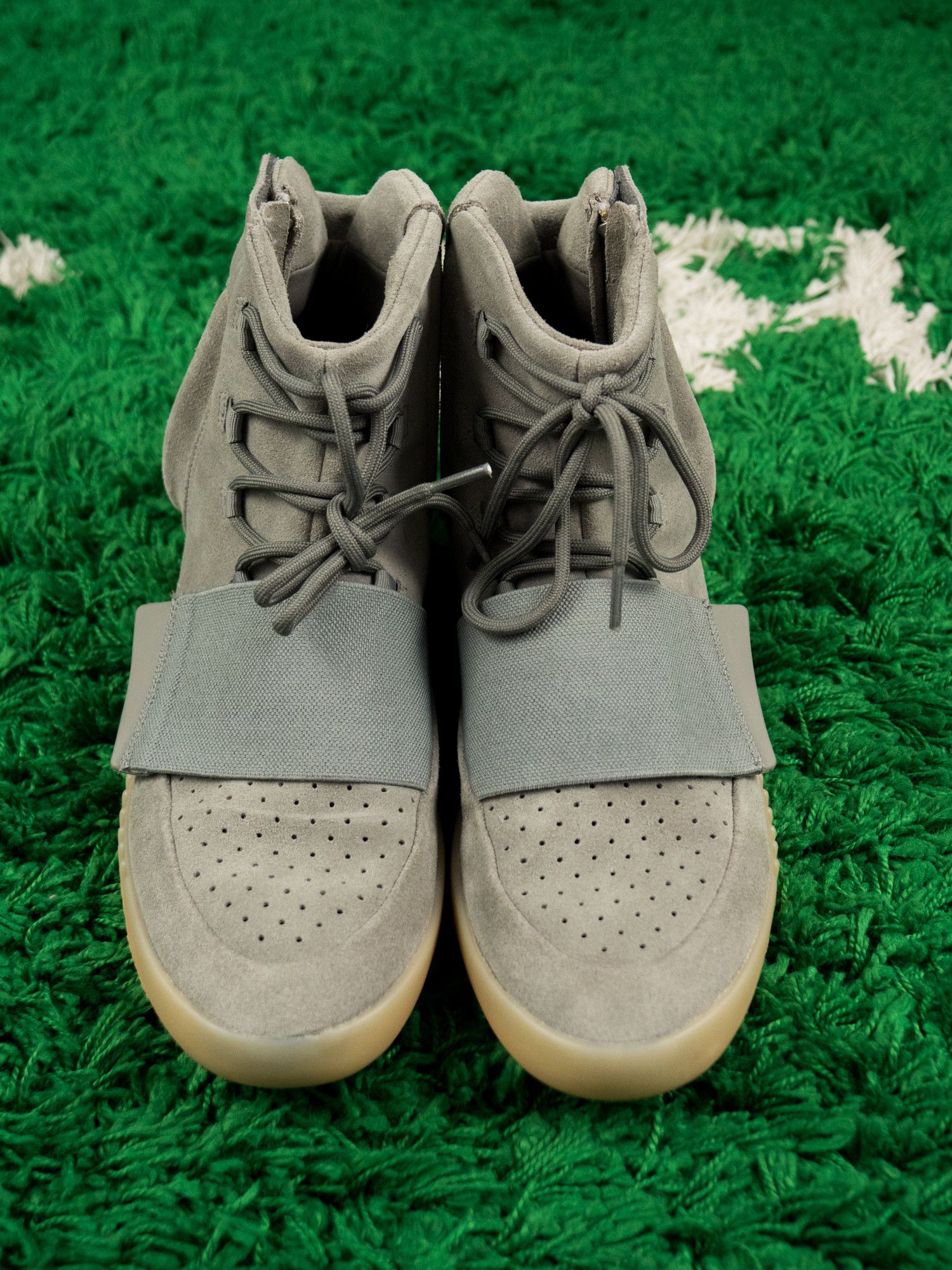 Adidas × Kanye West VNDS YEEZY 750 GREY GUM PERFECT CONTITION Size US 10 / EU 43 - 4 Thumbnail