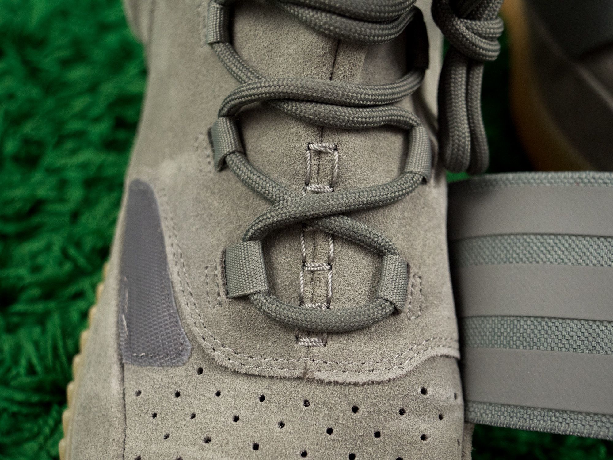 Adidas × Kanye West VNDS YEEZY 750 GREY GUM PERFECT CONTITION Size US 10 / EU 43 - 14 Thumbnail