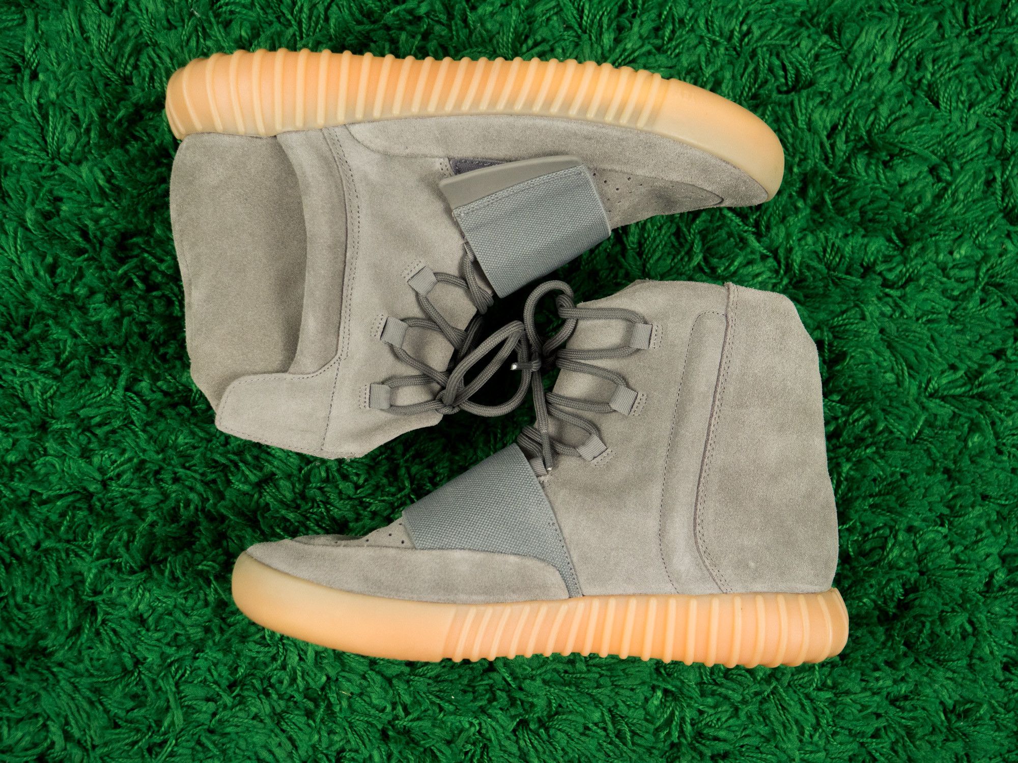 Adidas × Kanye West VNDS YEEZY 750 GREY GUM PERFECT CONTITION Size US 10 / EU 43 - 5 Thumbnail