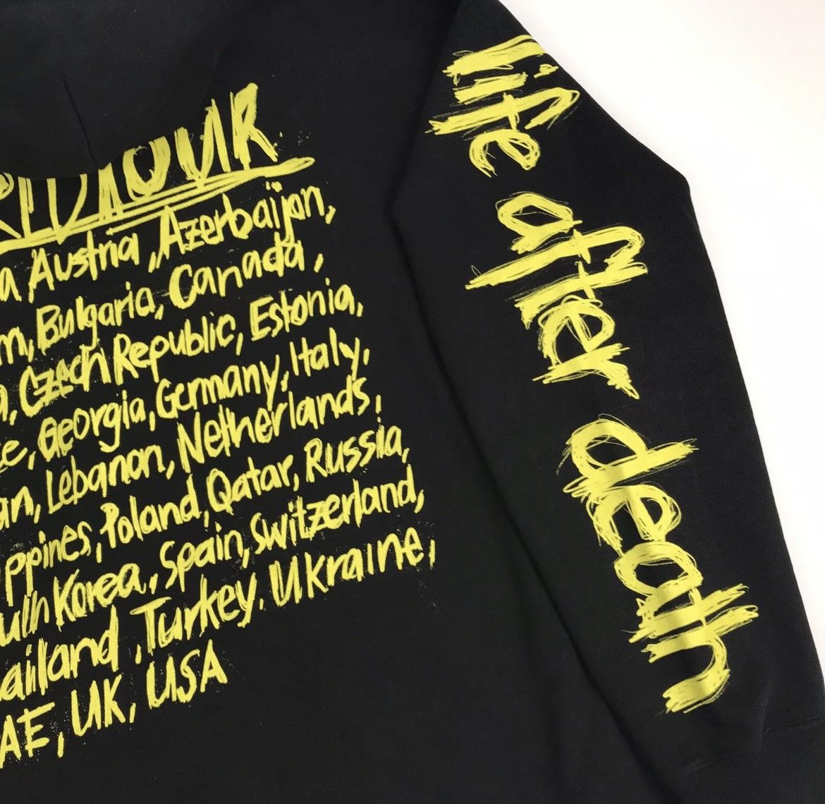 Vetements VETEMENTS WORLD TOUR BLACK AND YELLOW OVERSIZED HOODIE Size US XL / EU 56 / 4 - 5 Thumbnail
