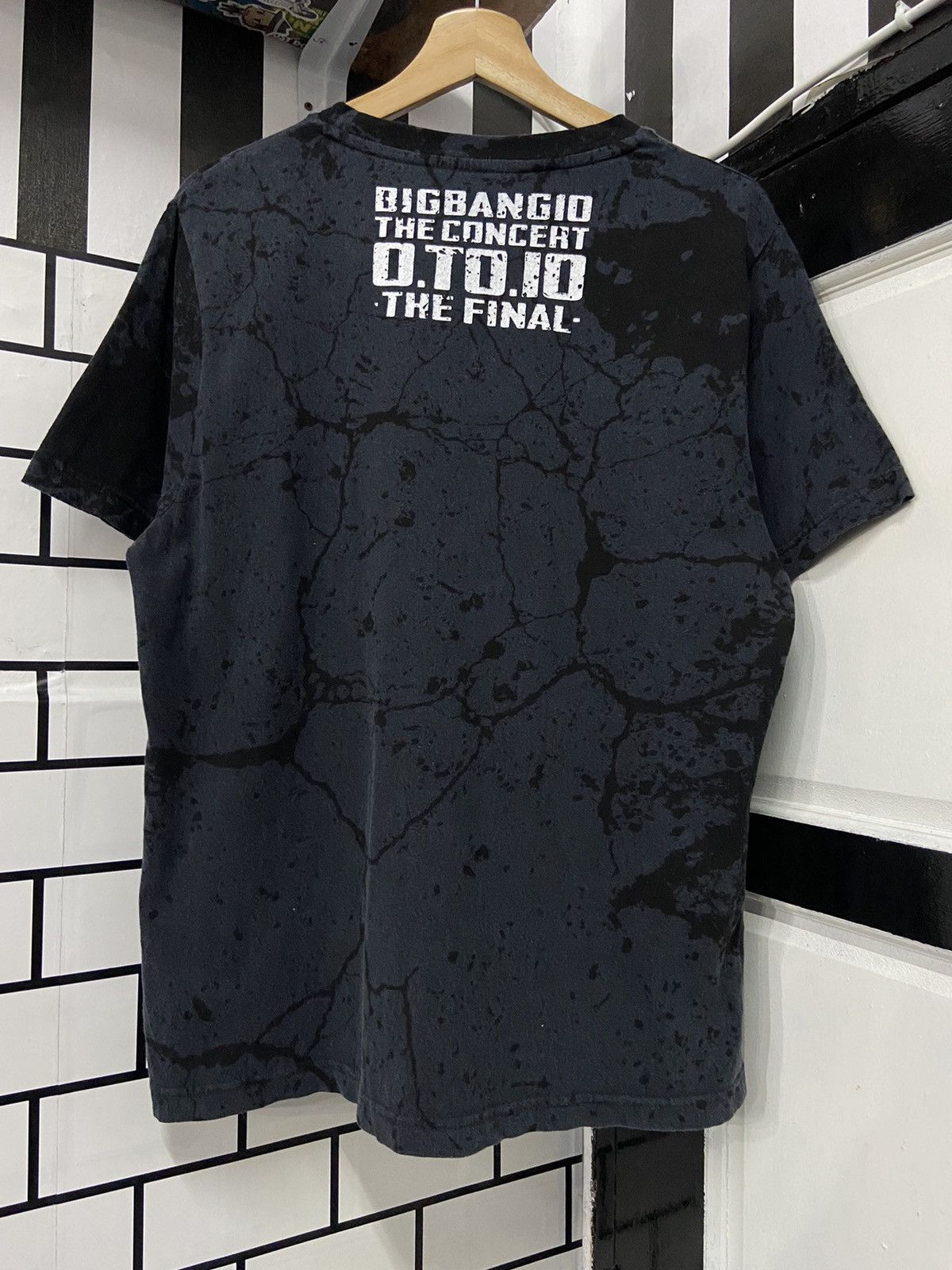 Band Tees × Japanese Brand BIGBANG KPOP The Concert 0.TO.10 The Final Official Tshirt Size US M / EU 48-50 / 2 - 2 Thumbnail
