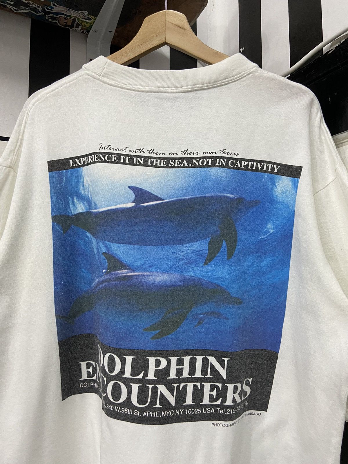 Vintage Vintage Dolphin Encounters Photography By Junji Takasago Tee Size US XL / EU 56 / 4 - 10 Thumbnail