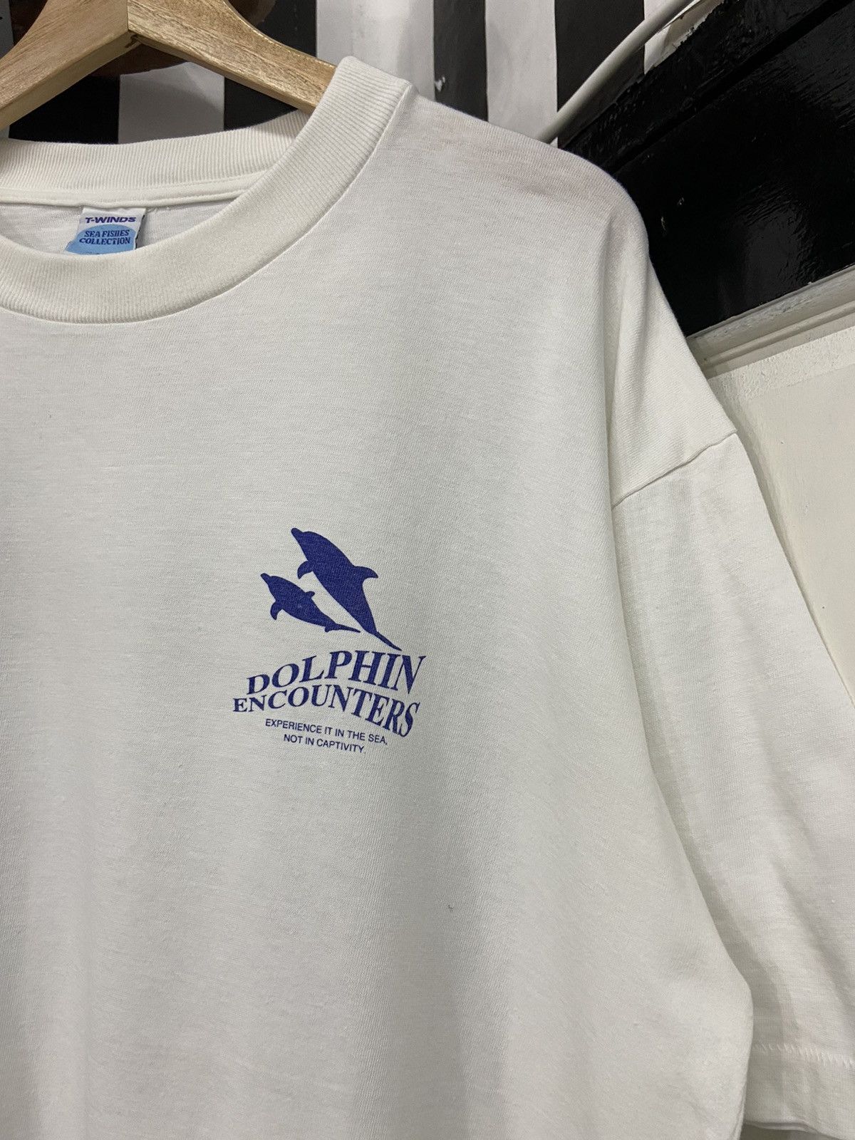 Vintage Vintage Dolphin Encounters Photography By Junji Takasago Tee Size US XL / EU 56 / 4 - 4 Thumbnail
