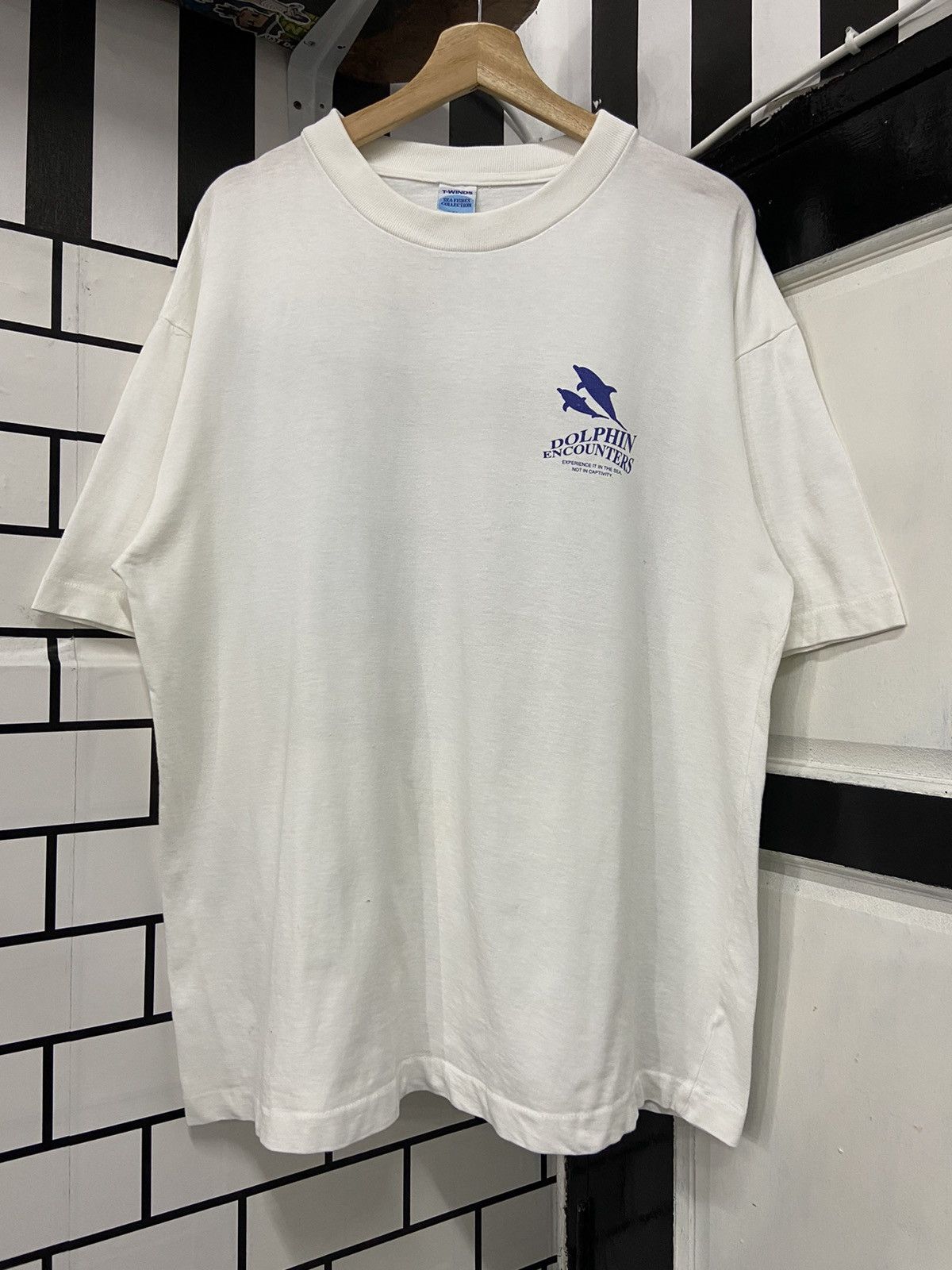 Vintage Vintage Dolphin Encounters Photography By Junji Takasago Tee Size US XL / EU 56 / 4 - 2 Thumbnail