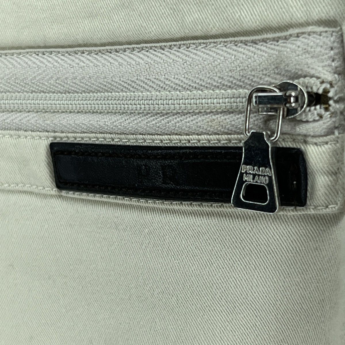 Prada Prada Bermuda Shorts Beige Logo Stripe Label Size 27" / US 4 / IT 40 - 5 Thumbnail