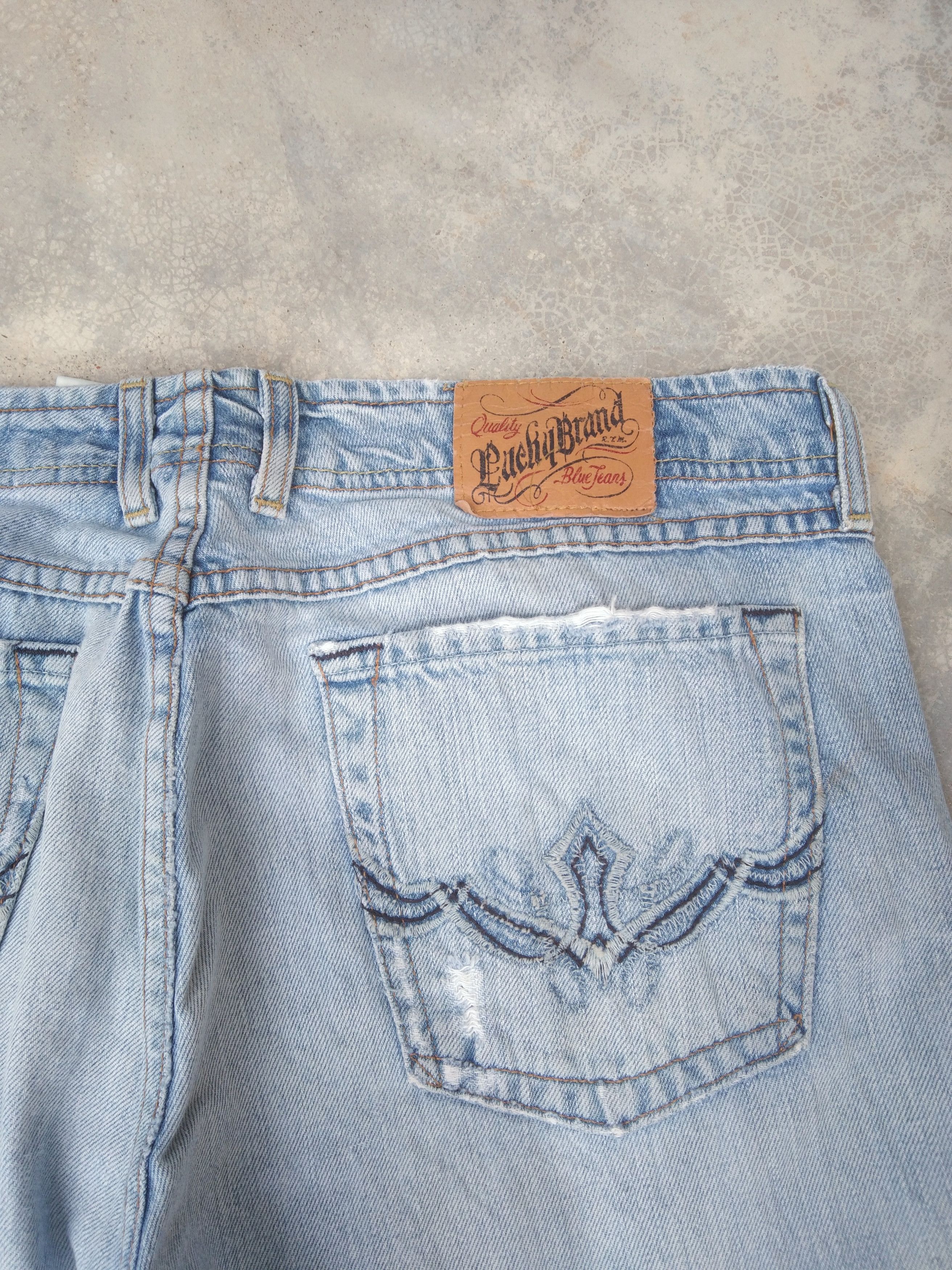 Lucky Brand Vintage Lucky Brand Faded Blue Boot Cut Jeans 34x32 Size US 34 / EU 50 - 4 Thumbnail