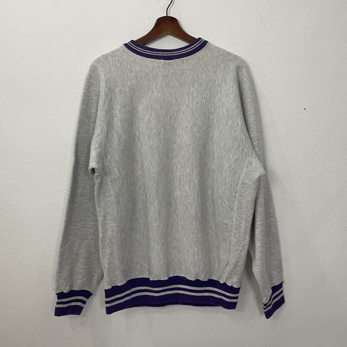 Champion Vintage Champion Reverse Weave Embroidery Logo Sweatshirt Size US L / EU 52-54 / 3 - 7 Thumbnail