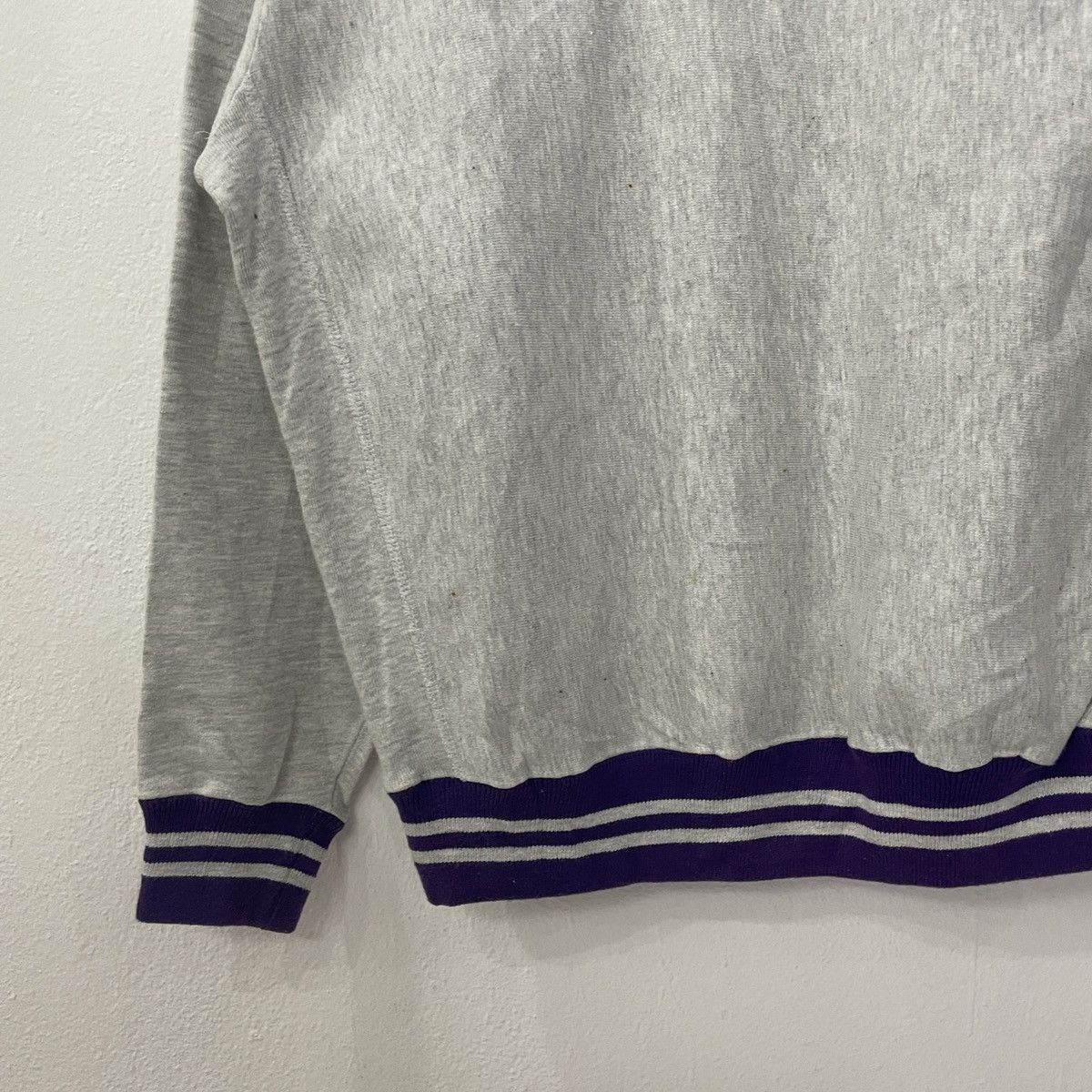 Champion Vintage Champion Reverse Weave Embroidery Logo Sweatshirt Size US L / EU 52-54 / 3 - 3 Thumbnail