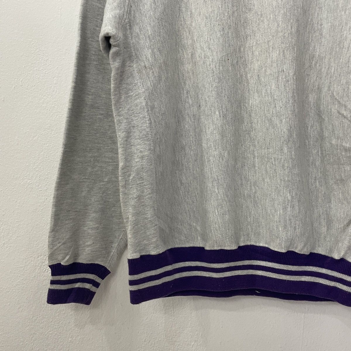 Champion Vintage Champion Reverse Weave Embroidery Logo Sweatshirt Size US L / EU 52-54 / 3 - 9 Thumbnail