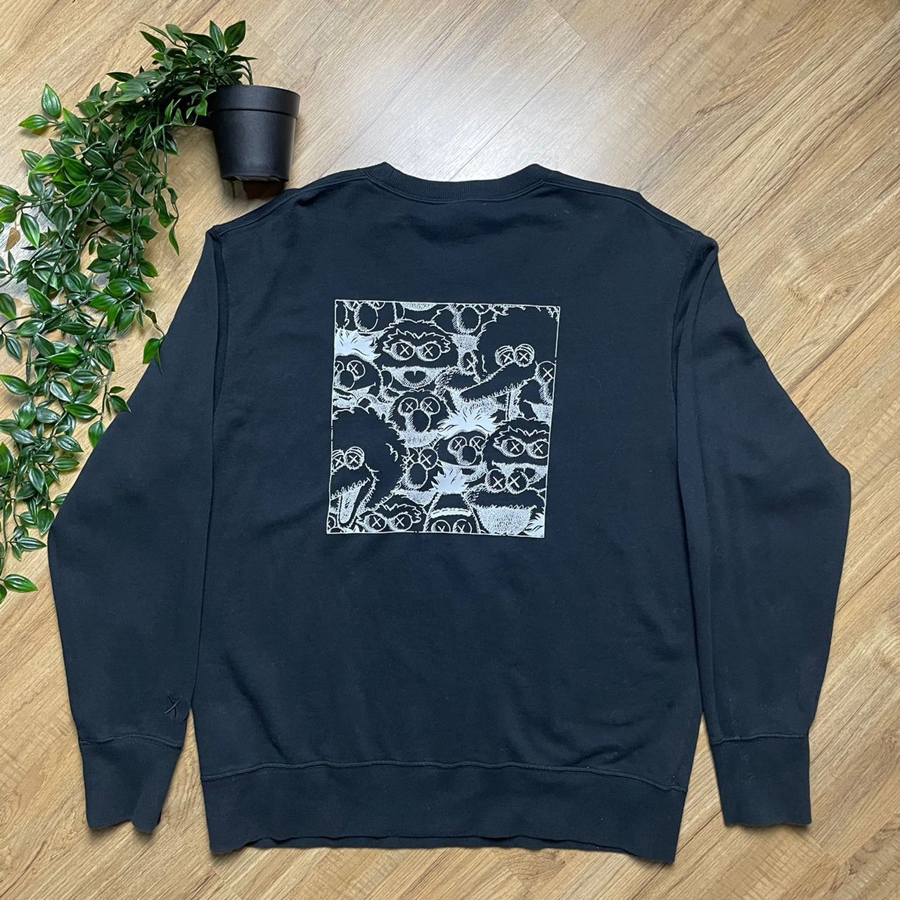 Vintage Sweatshirt Kaws Uniqlo Sesame Street Black