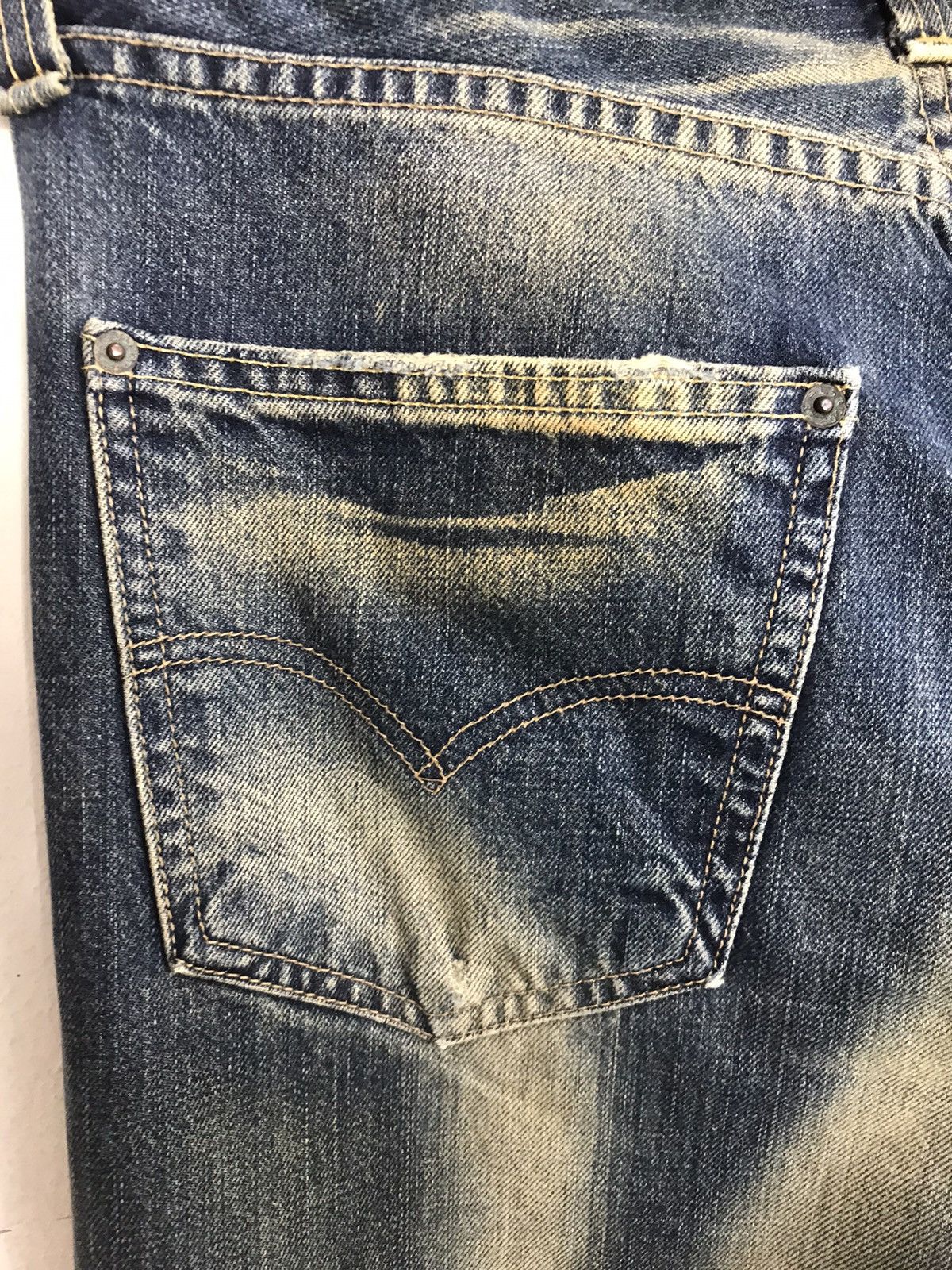 Levi's × Vintage Vintage Levi’s Distressed Design Buckle Back Denim Jeans Size US 33 - 13 Thumbnail