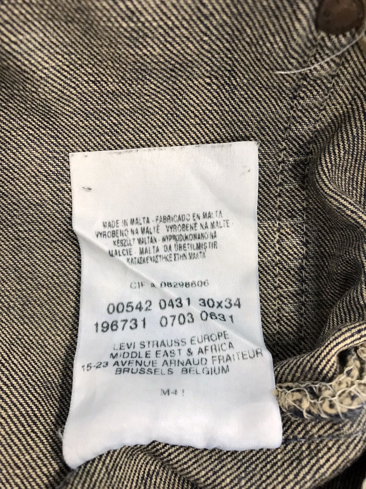 Levi's × Vintage Vintage Levi’s Distressed Design Buckle Back Denim Jeans Size US 33 - 18 Thumbnail