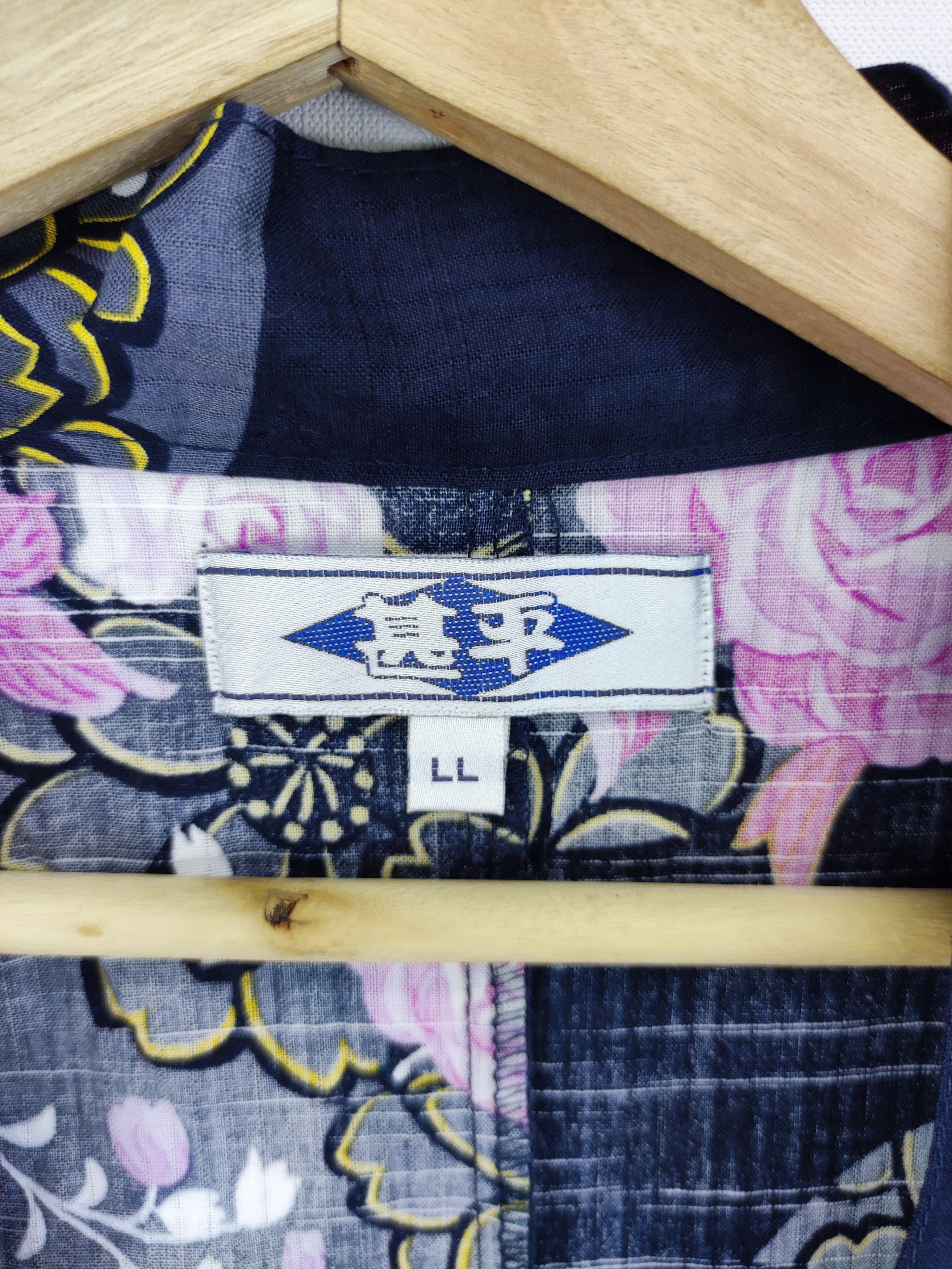 Japanese Brand Vintage Japanese Traditional kimono Cardigan Flowers Design Size US M / EU 48-50 / 2 - 2 Thumbnail