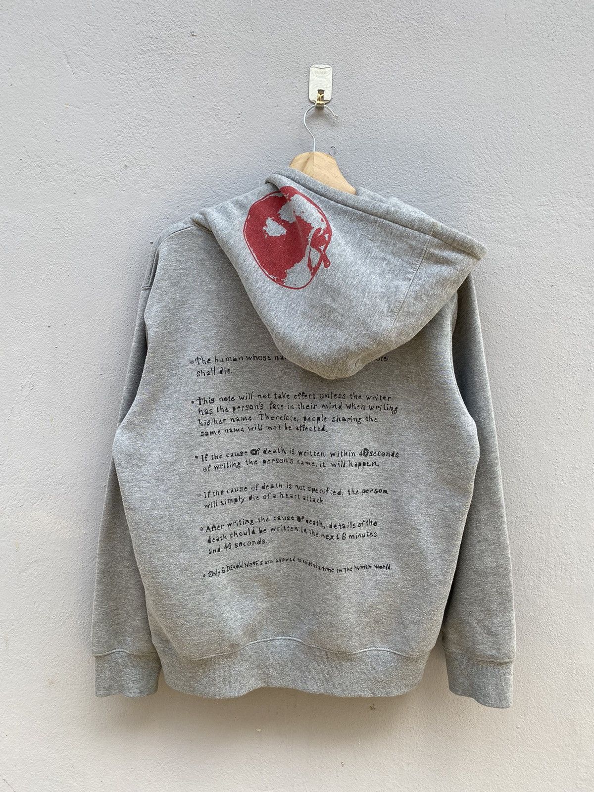 Anime 💥RARE💥 DEATH NOTE Character “RYUK” Apple🍎 Anime L Hoodie Size US L / EU 52-54 / 3 - 9 Thumbnail