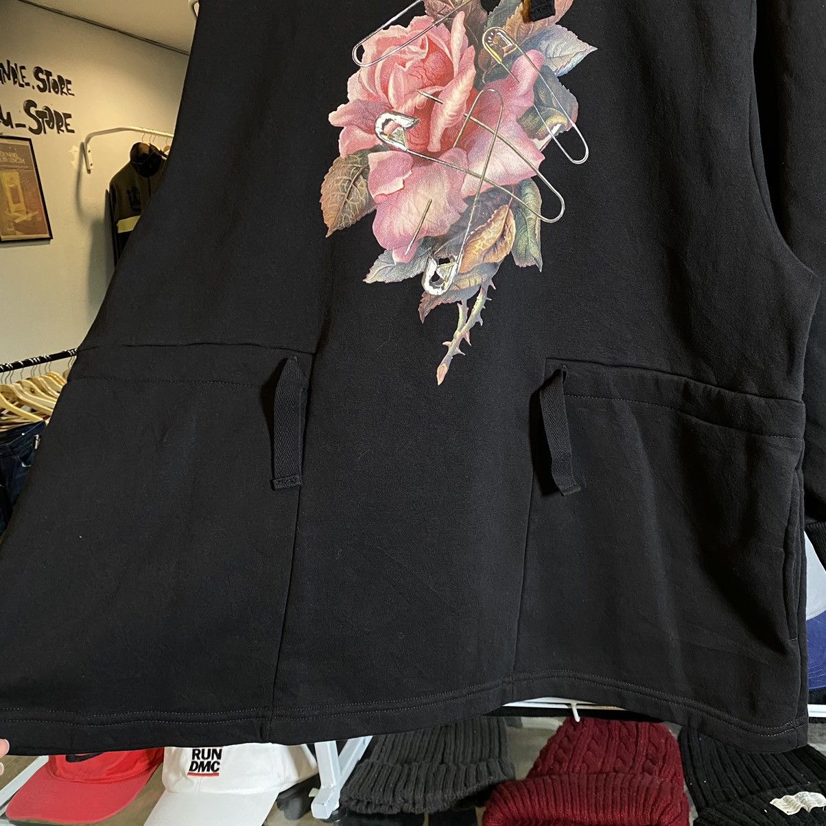 GU × Undercover Undercover x Gu Flower Sweatshirt Hoodie Japan Designer Size US L / EU 52-54 / 3 - 7 Thumbnail