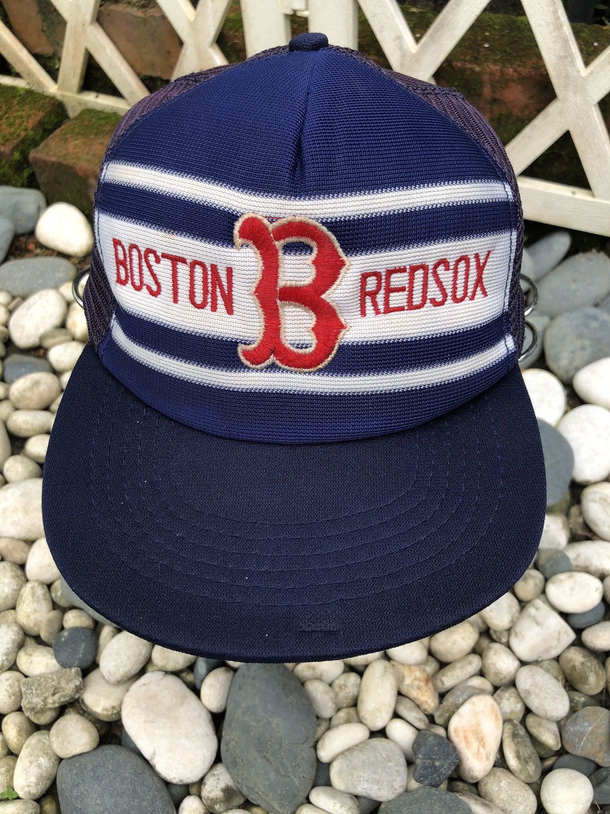 MLB VINTAGE 90’s EMBROIDERY BOSTON REDSOX TRUCKER CAP HAT Size ONE SIZE - 2 Thumbnail