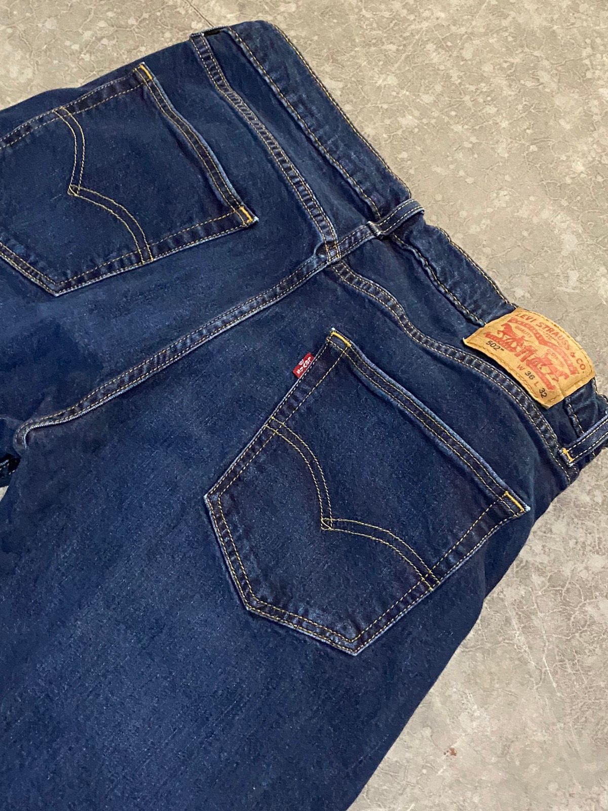Vintage Dark Blue Levi 502 Jeans 36x32 Size US 36 / EU 52 - 8 Thumbnail