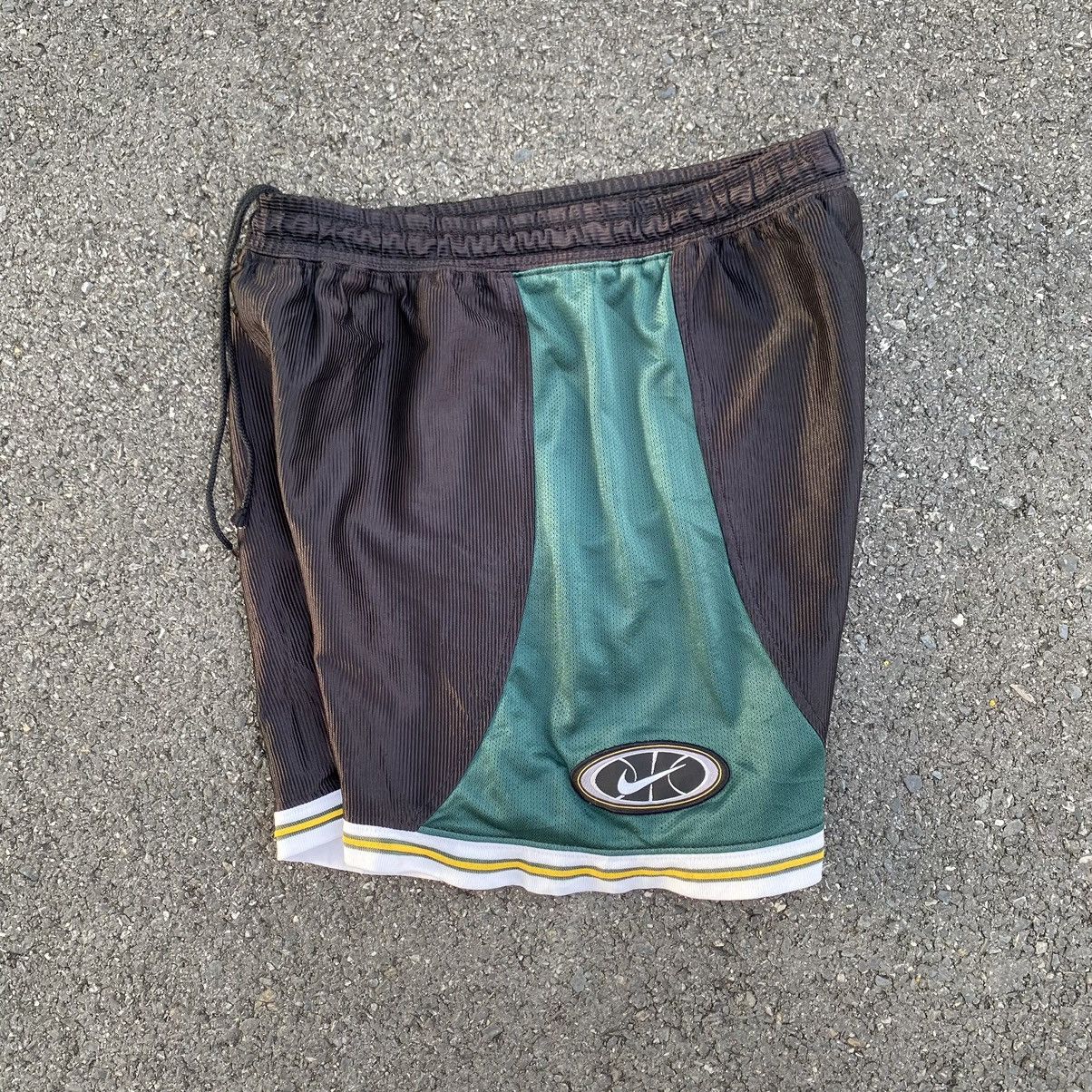Nike × Vintage Vintage Nike Swoosh Spell Out Basketball Shorts Size US 36 / EU 52 - 6 Thumbnail