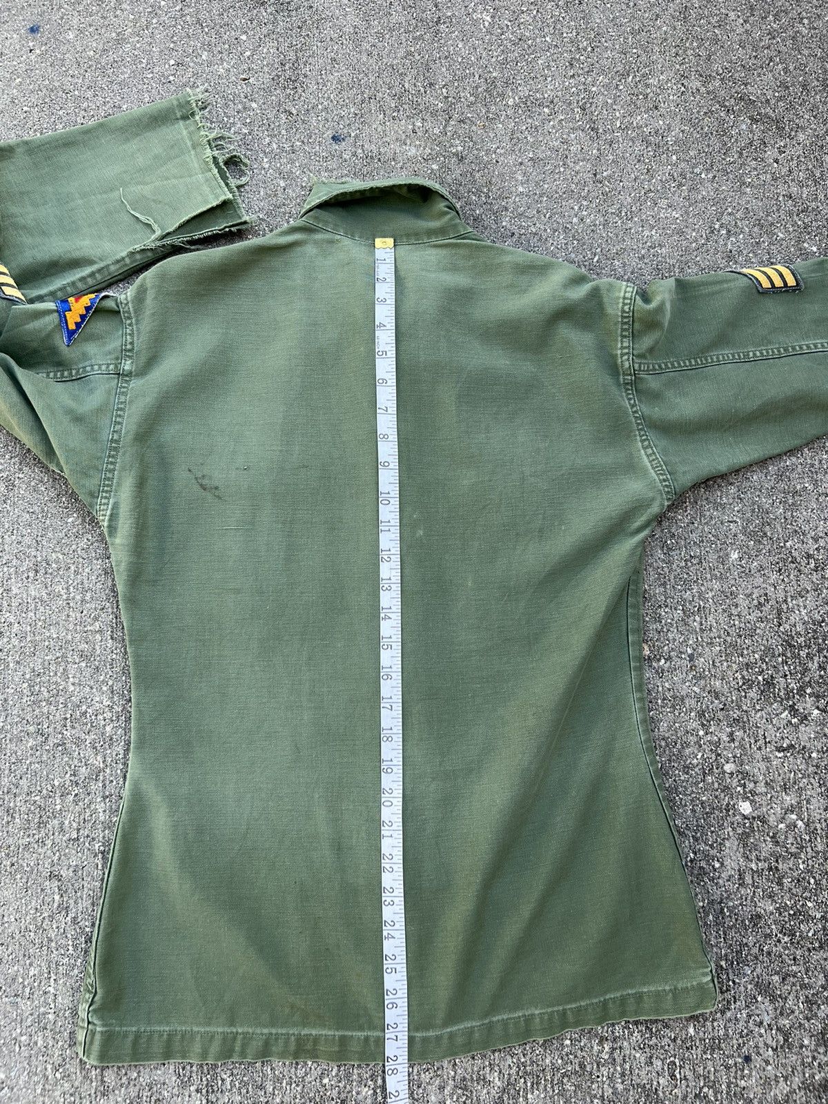 Vintage Vintage 70s US Military Fade Olive Green Rips Trashed Shirt Size US M / EU 48-50 / 2 - 6 Thumbnail