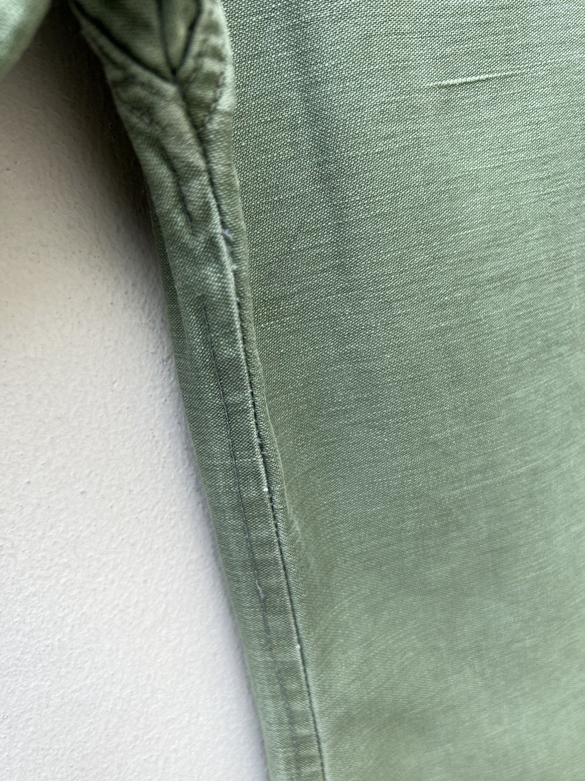 Vintage Vintage 70s US Military Fade Olive Green Rips Trashed Shirt Size US M / EU 48-50 / 2 - 22 Thumbnail