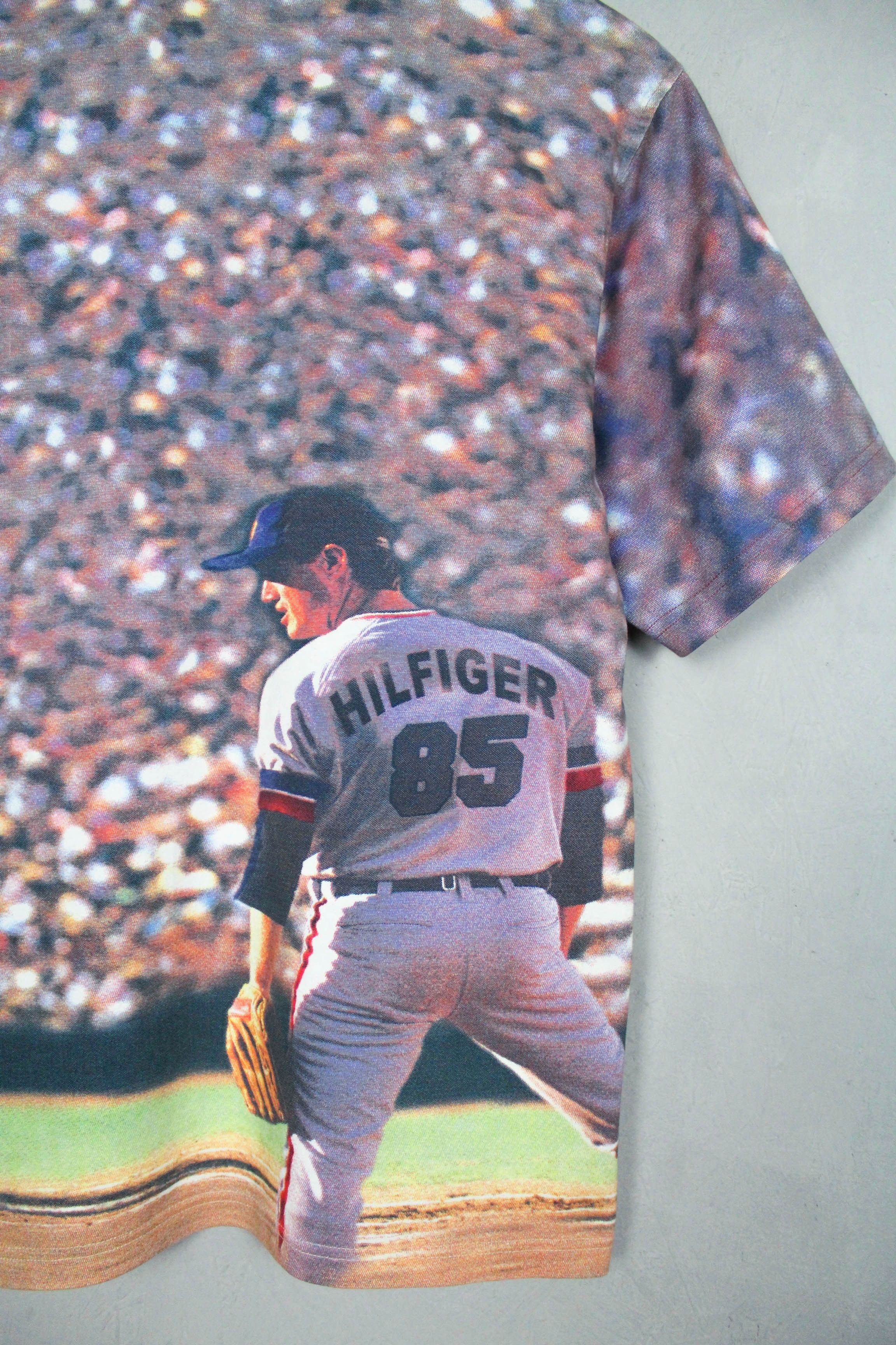 Tommy Hilfiger Tommy Hilfiger Vintage All Over Baseball Print Graphics Tee Size US S / EU 44-46 / 1 - 10 Thumbnail