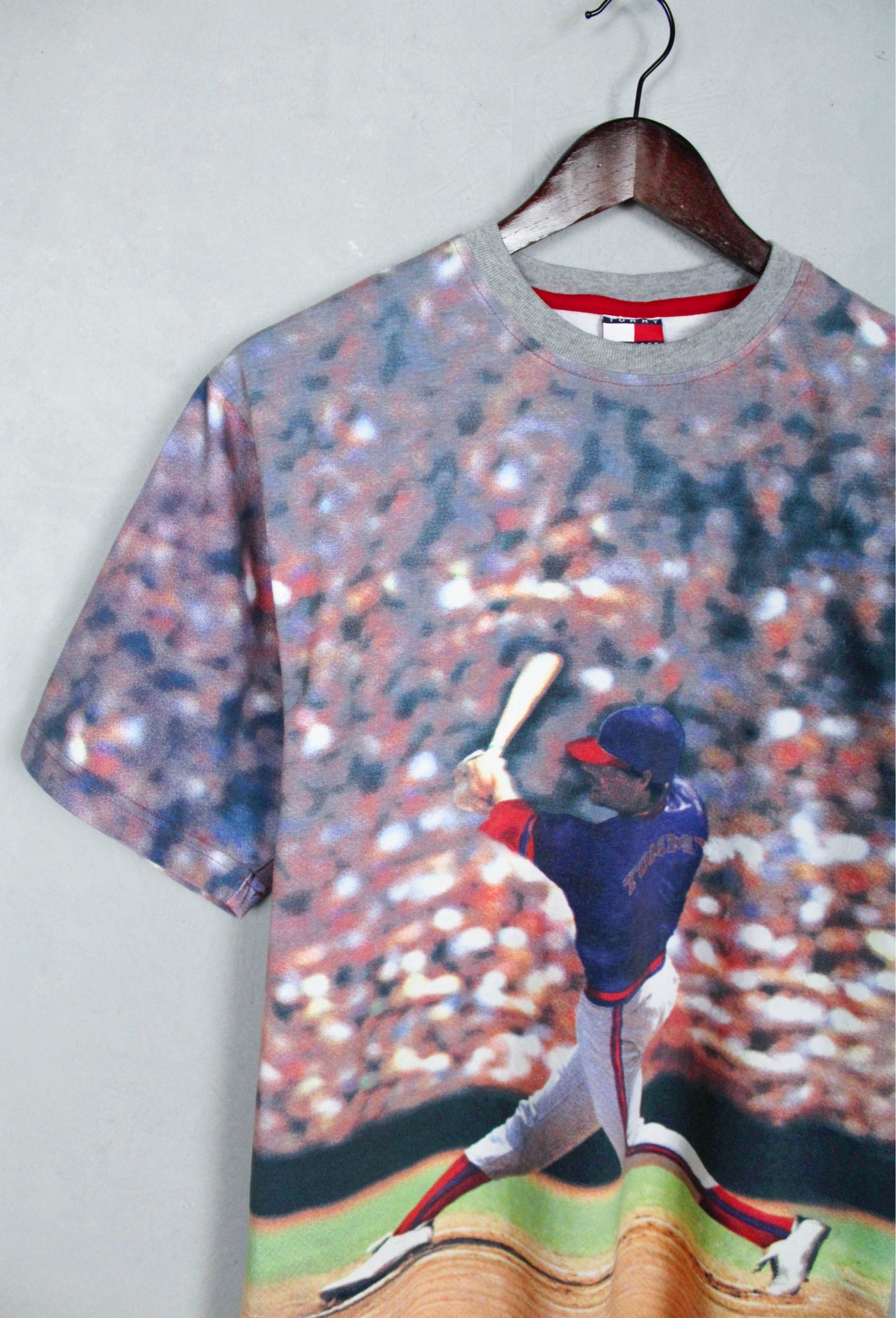 Tommy Hilfiger Tommy Hilfiger Vintage All Over Baseball Print Graphics Tee Size US S / EU 44-46 / 1 - 4 Thumbnail