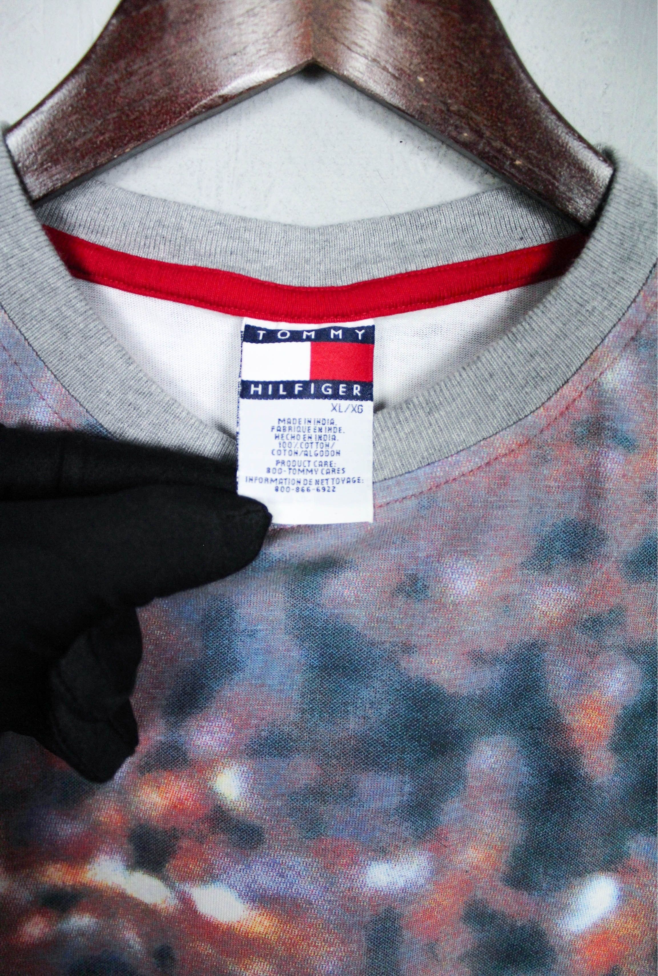 Tommy Hilfiger Tommy Hilfiger Vintage All Over Baseball Print Graphics Tee Size US S / EU 44-46 / 1 - 8 Thumbnail
