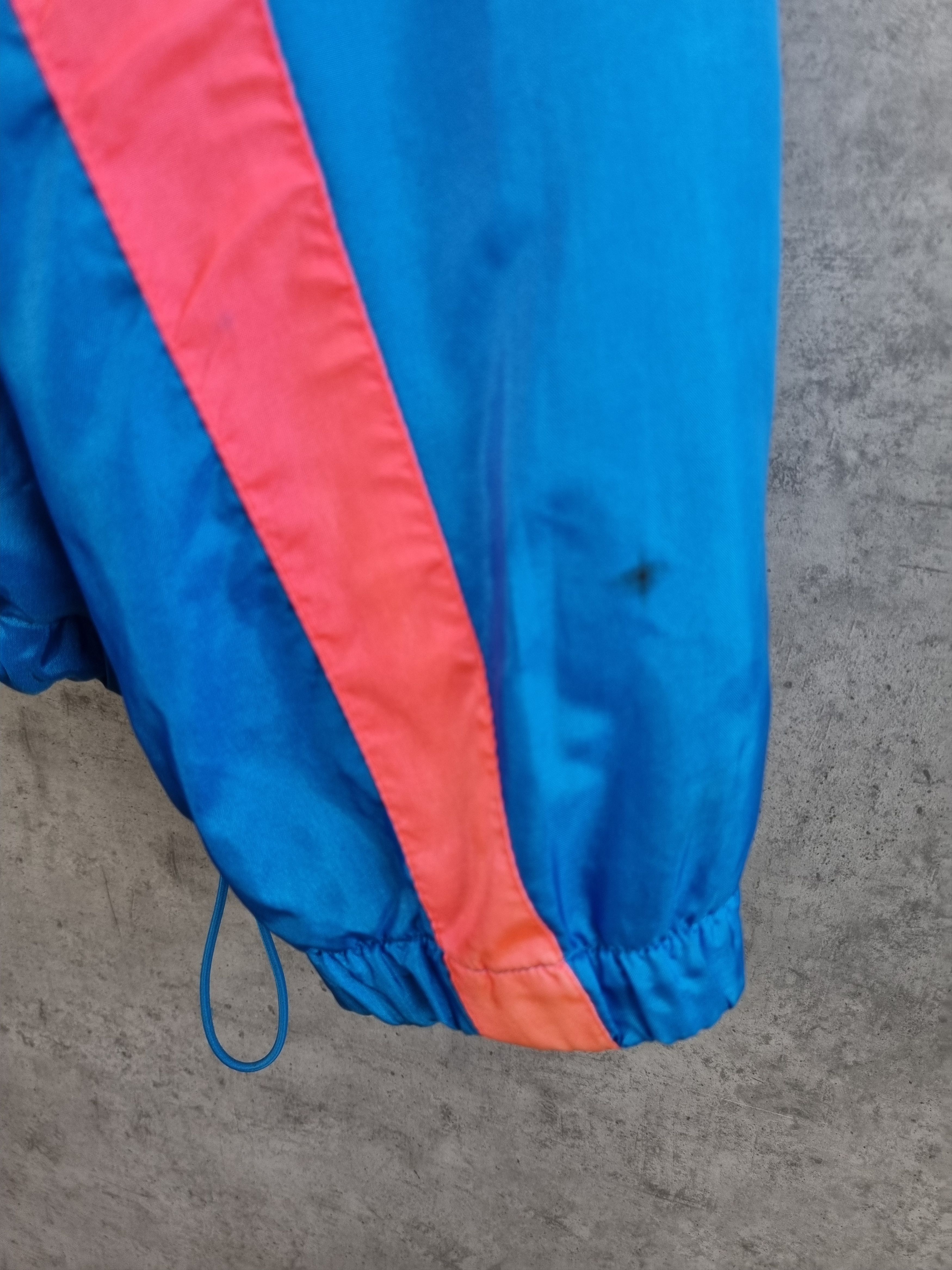Nike × Vintage 90s Nike International Vintage nylon track jacket Size US L / EU 52-54 / 3 - 11 Thumbnail