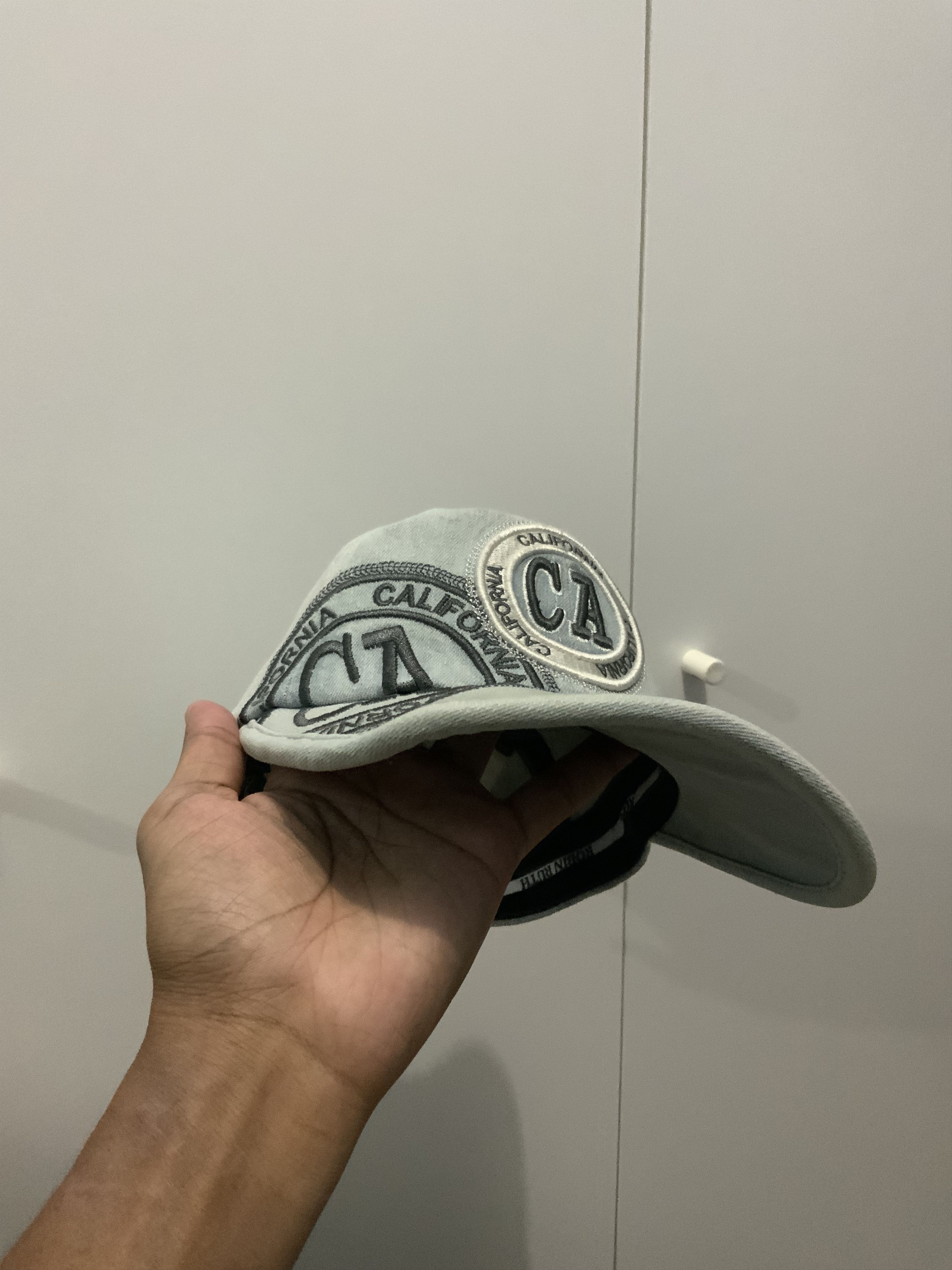 If Six Was Nine Robin Ruth California Denim Hat Size ONE SIZE - 14 Thumbnail
