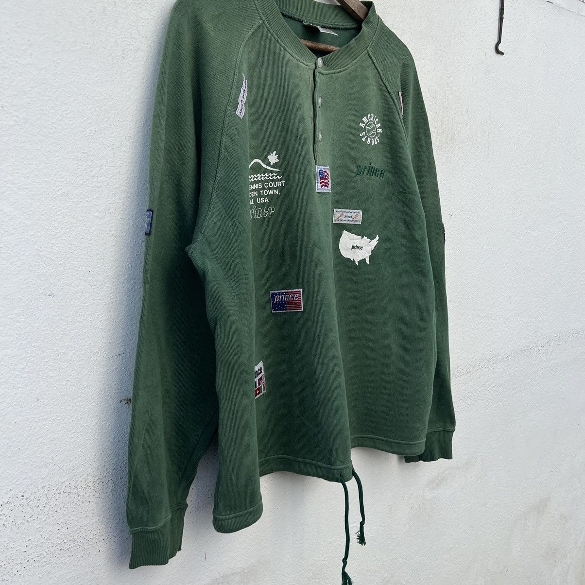 Japanese Brand VINTAGE PRINCE PERFORMANCE APPAREL SWEATSHIRT FULL PATCHES Size US L / EU 52-54 / 3 - 4 Thumbnail