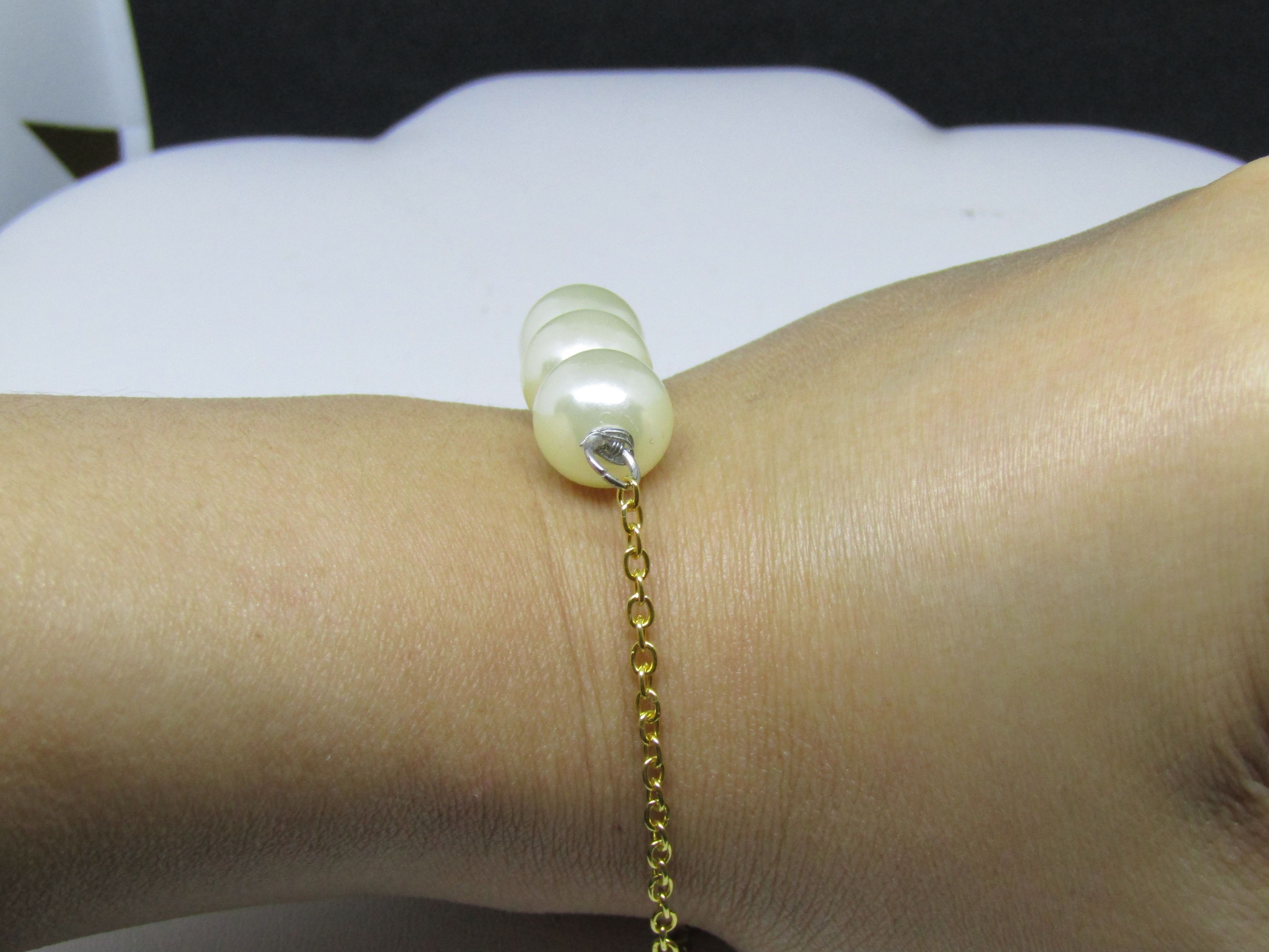 Handmade White Pearl Beads Golden Chain Bracelet Size ONE SIZE - 3 Thumbnail
