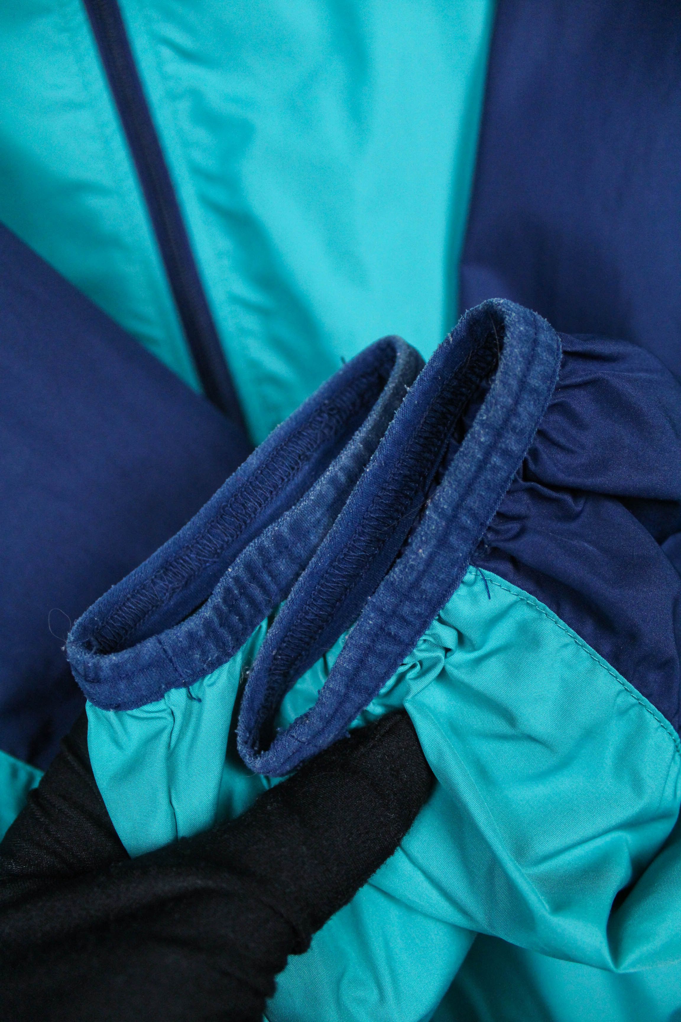 Nike Nike FIT Vintage 90s Light Tail Wind Oversized Nylon Jacket Size US L / EU 52-54 / 3 - 12 Thumbnail