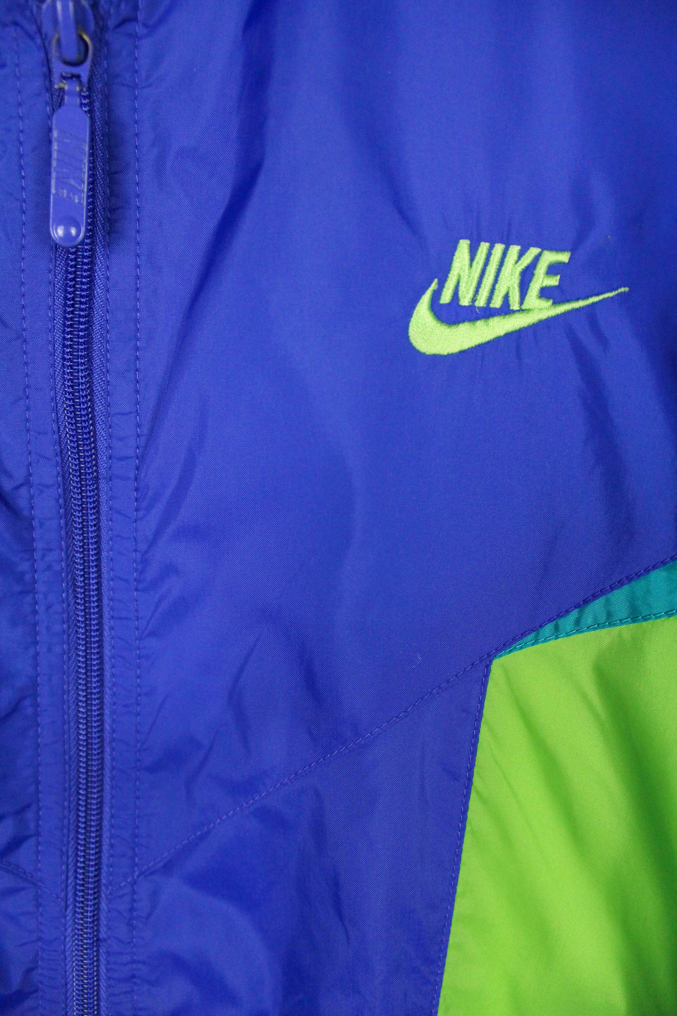 Nike Nike Vintage 90's Big Logo Oversized Lght Nylon Acid Jacket Size US L / EU 52-54 / 3 - 7 Thumbnail