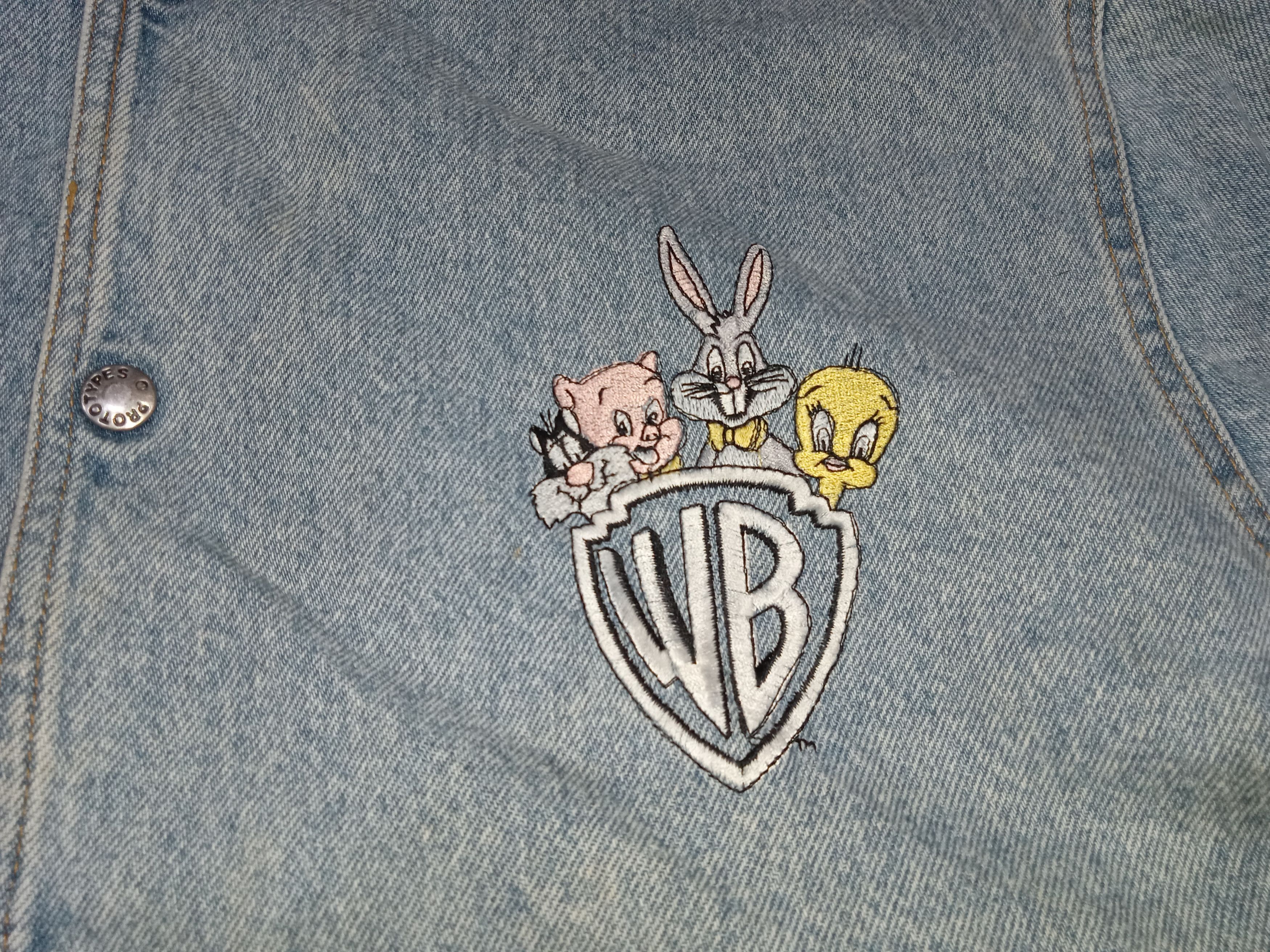 Vintage Vintage 90s Warner Bros. Looney Tunes Denim Varsity Size US L / EU 52-54 / 3 - 5 Thumbnail