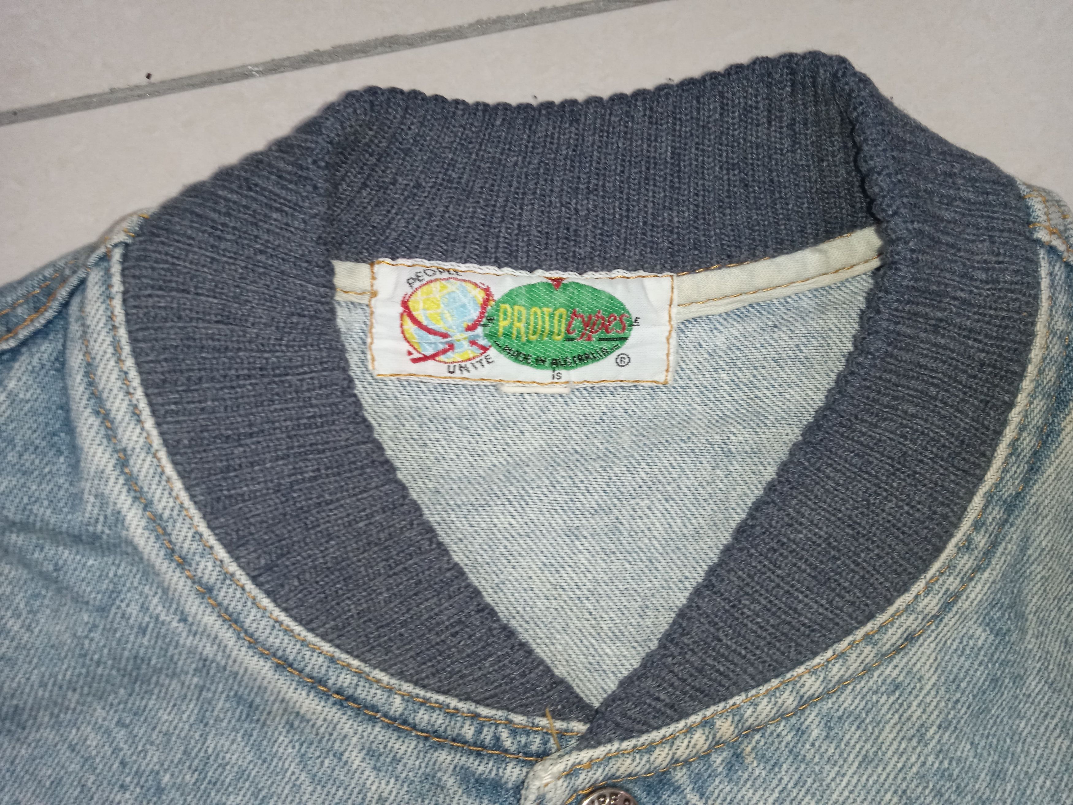 Vintage Vintage 90s Warner Bros. Looney Tunes Denim Varsity Size US L / EU 52-54 / 3 - 4 Thumbnail