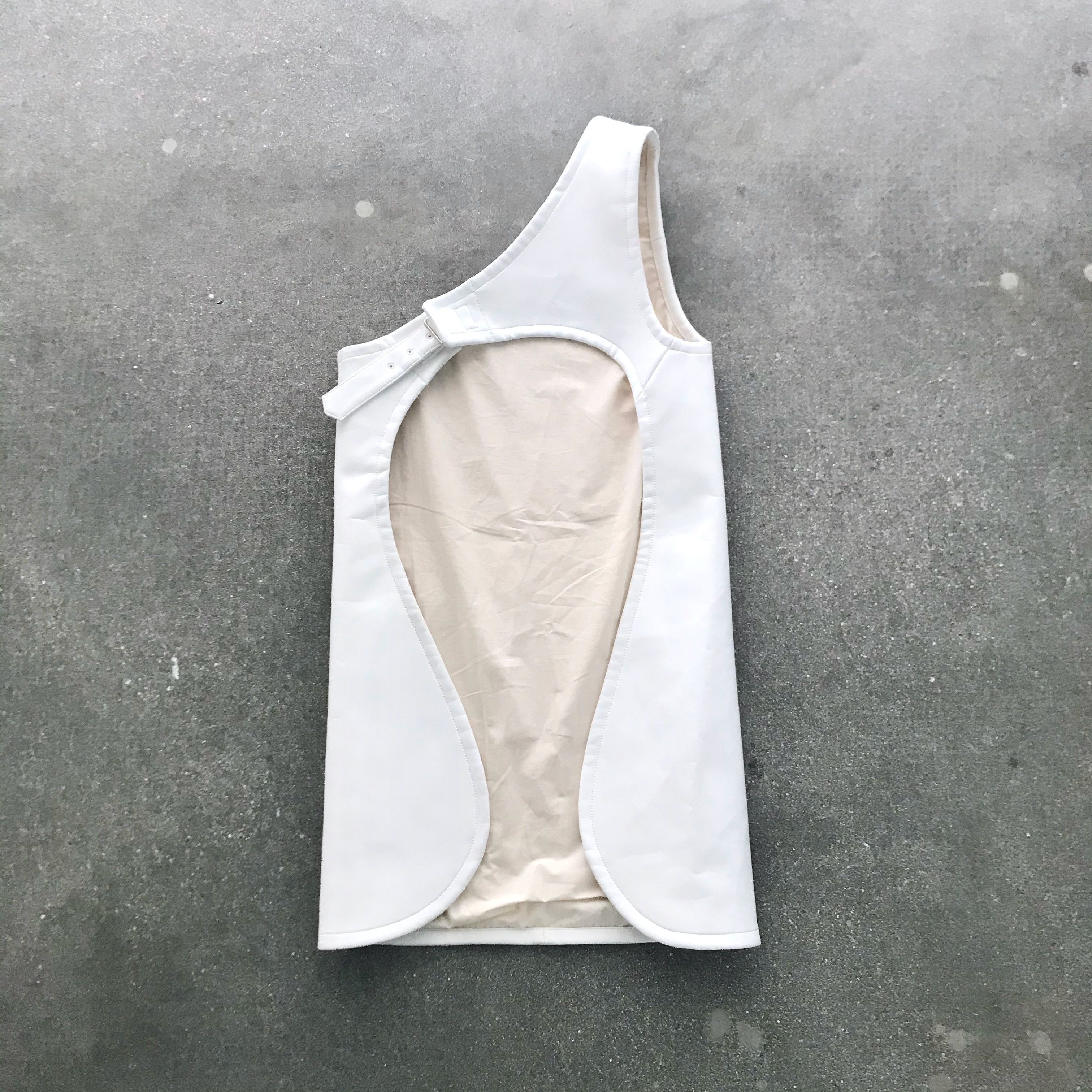 Comme des Garcons Homme Plus HOMME PLUS AD2018 BELTED CURVILINEAR VEST- SMALL Size US S / EU 44-46 / 1 - 1 Thumbnail