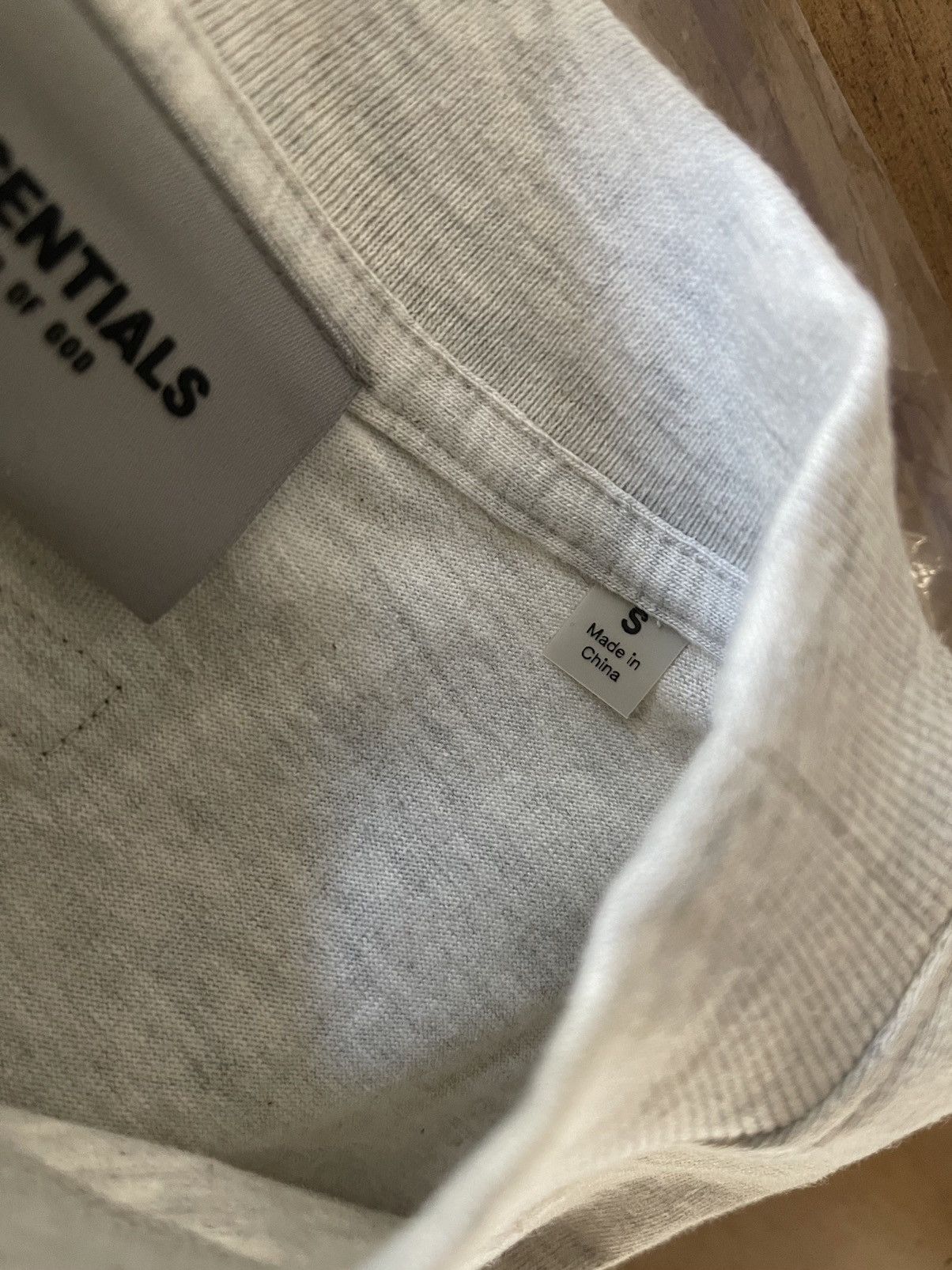 FOG × Fear of God × Vintage FOG - Essentials Off-White Logo Oatmeal Long Sleeve T-Shirt Size US S / EU 44-46 / 1 - 4 Thumbnail