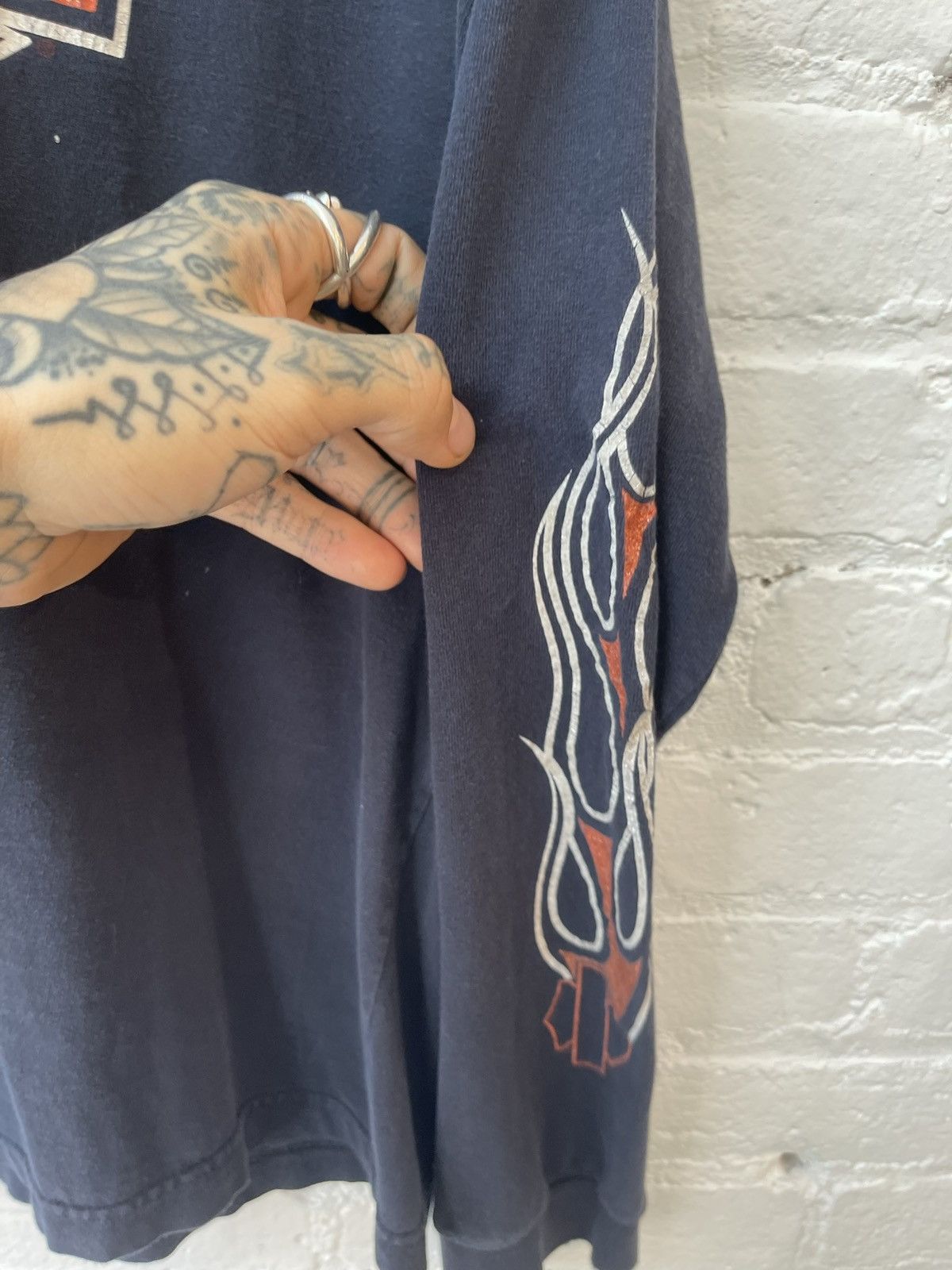 Harley Davidson × Vintage Vintage THRASHED Harley Davidson Flame Sleeve Shirt Small Size US S / EU 44-46 / 1 - 6 Thumbnail