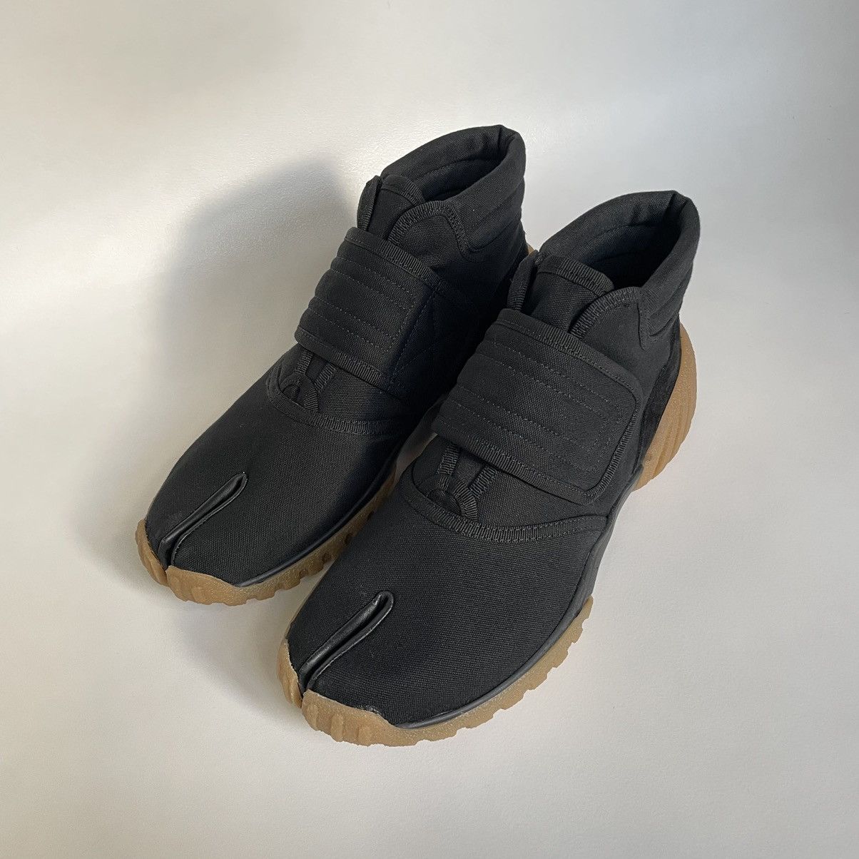 Maison Margiela Black Canvas Velcro ‘Ninja’ Tabi Sneakers Size US 8 / EU 41 - 3 Thumbnail