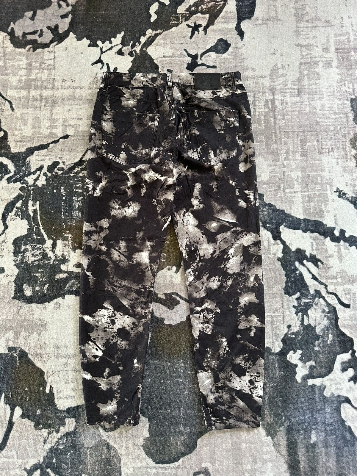 Alexander McQueen 2014 Alexander McQueen bleached skinny fit Size US 32 / EU 48 - 7 Thumbnail
