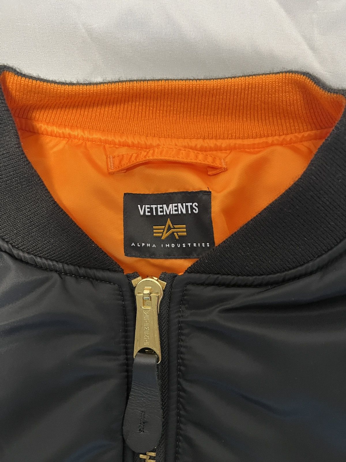 Vetements Vetements SS18 Homme Emoji Bomber Reversible Sz. S Fit Big Size US S / EU 44-46 / 1 - 5 Thumbnail
