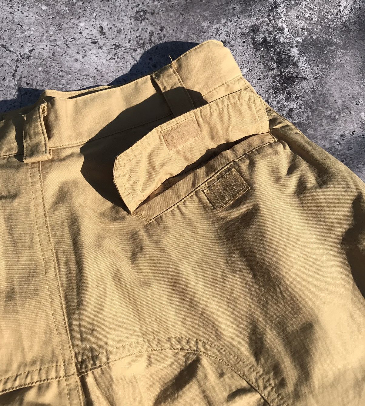Adidas Adidas VintageY2K Cargo Shorts Size US 28 / EU 44 - 11 Thumbnail