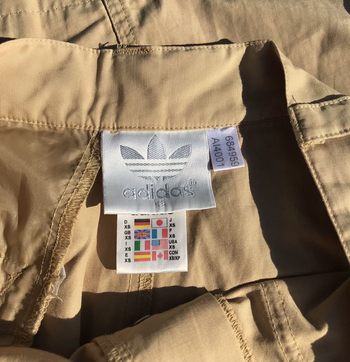 Adidas Adidas VintageY2K Cargo Shorts Size US 28 / EU 44 - 14 Thumbnail
