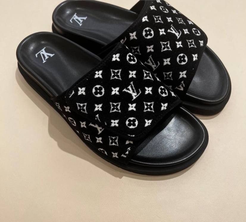 Louis Vuitton Monogram Slides D10857 – TasBatam168