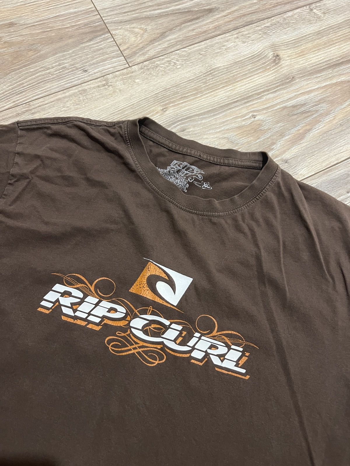 Rip Curl × Vintage T Shirt RIP CURL Surfboards Brown Vintage Art Print Size US XL / EU 56 / 4 - 2 Thumbnail