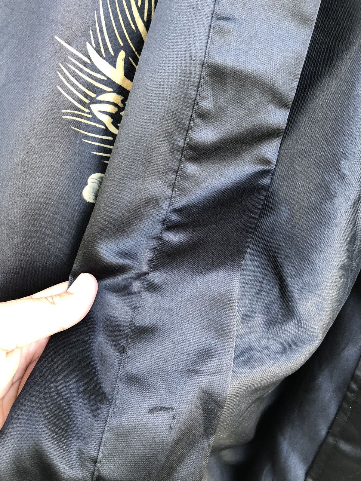 Other Made in Japan Handmade Black Satin Kimono Traditional Size US L / EU 52-54 / 3 - 4 Thumbnail
