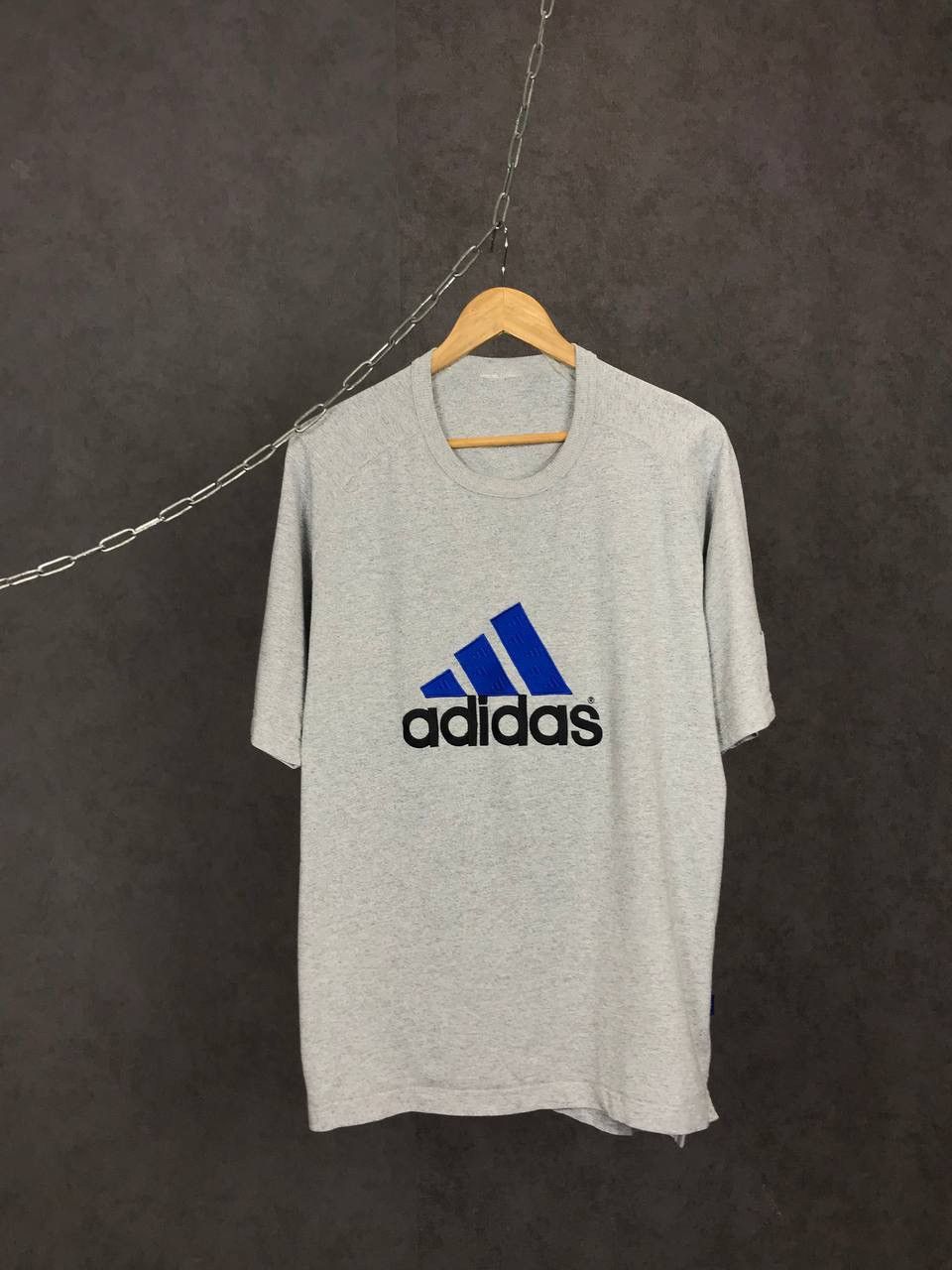 Adidas × Vintage Adidas vintage streetwear center logo tee Size US L / EU 52-54 / 3 - 1 Thumbnail